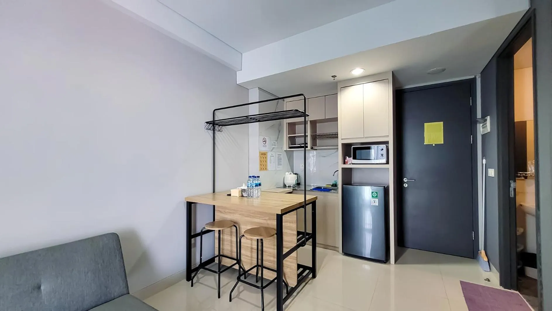 Kitchen or kitchenette in Palam Mansion at Apartment One Residence