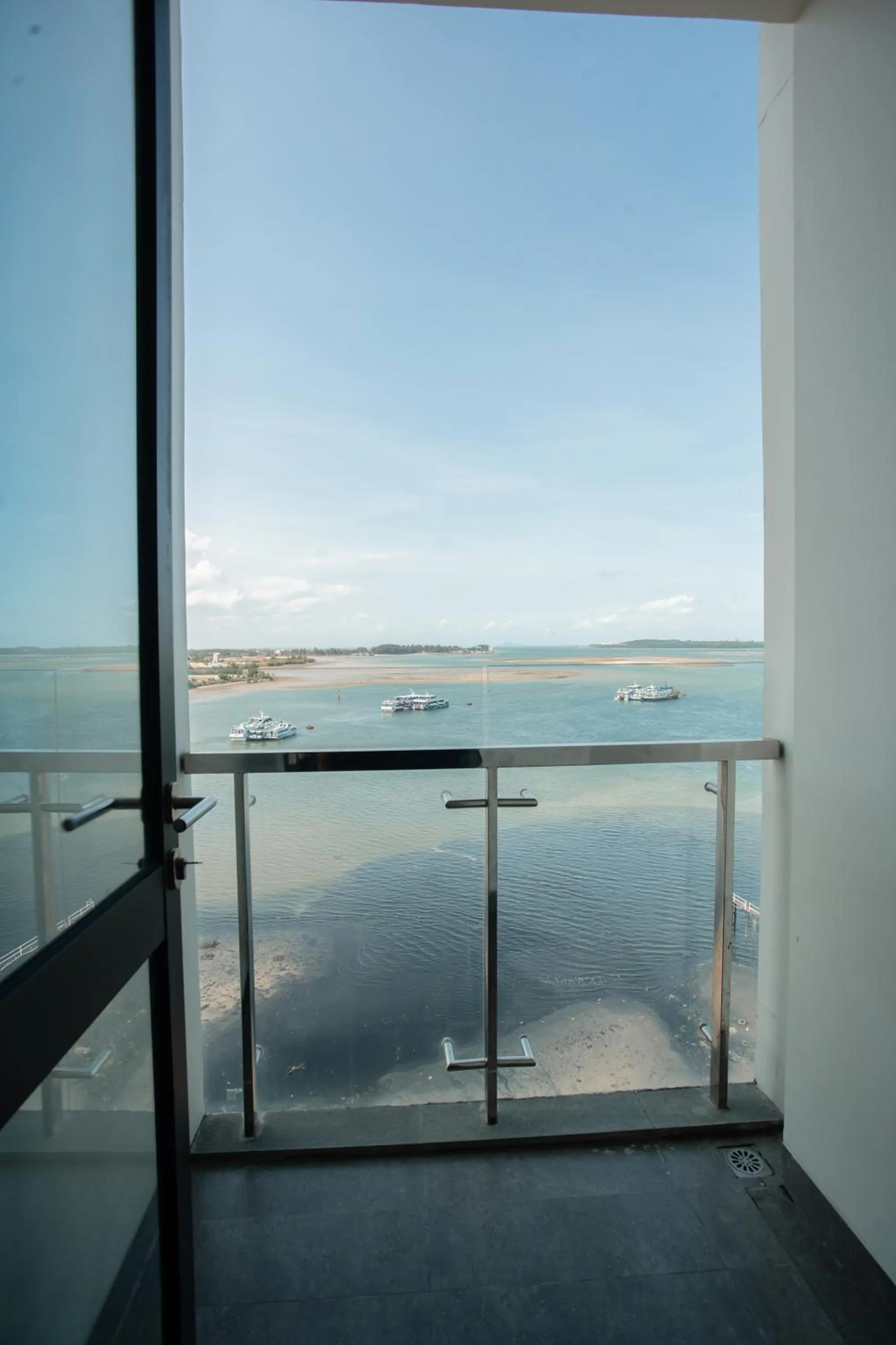 Day in Palam Mansion at Apartment One Residence