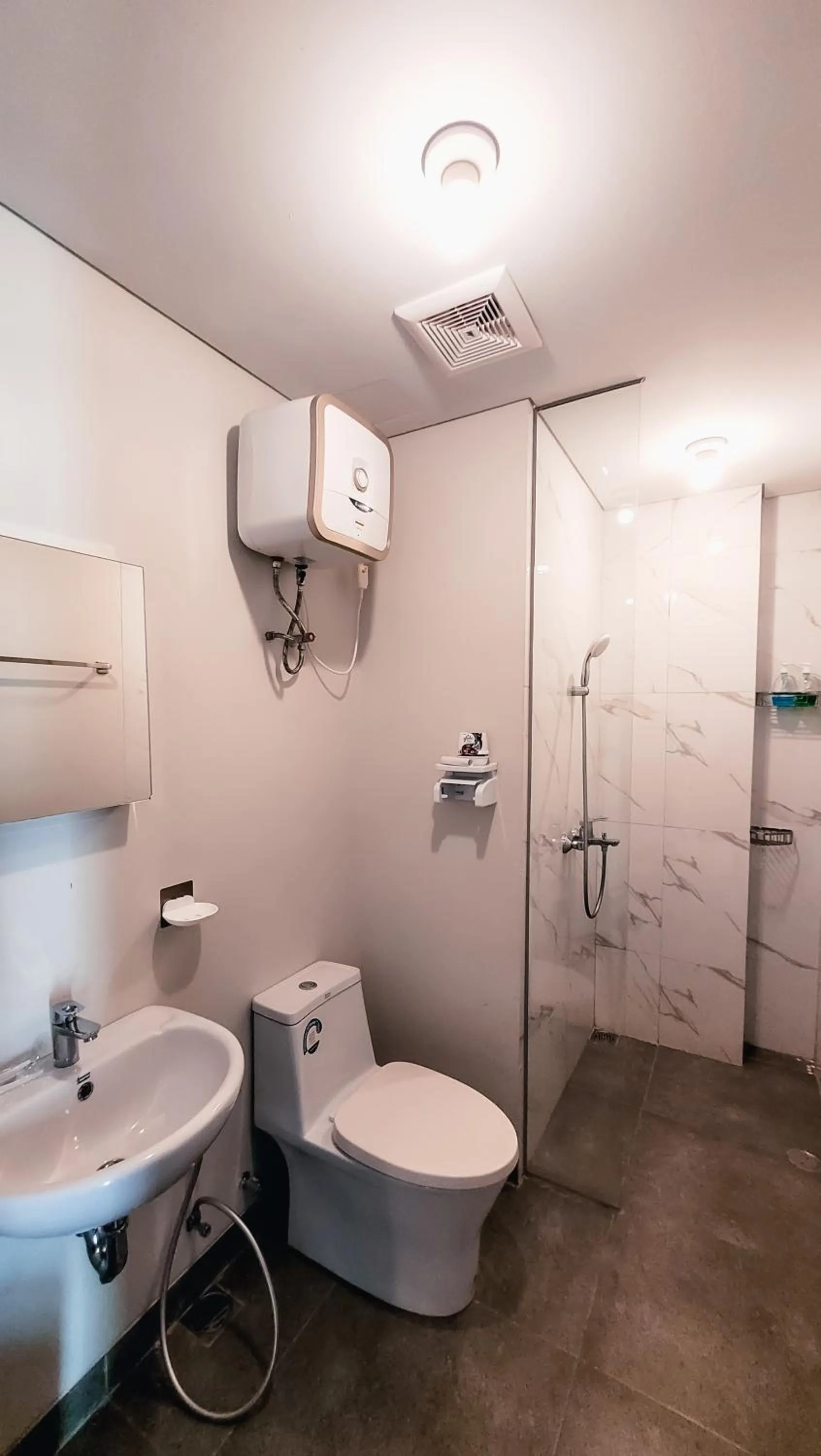 Shower in Palam Mansion at Apartment One Residence