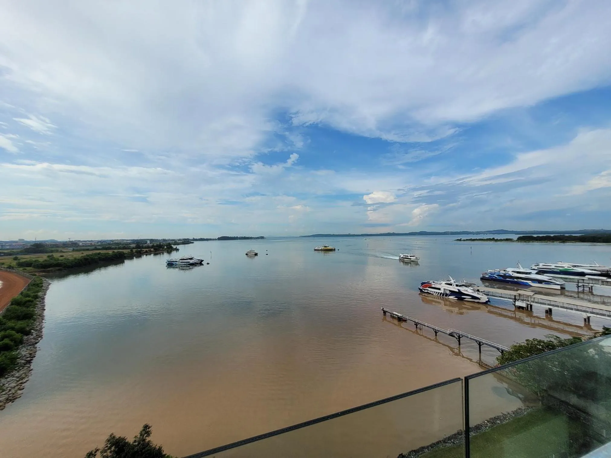 Sea view in Palam Mansion at Apartment One Residence