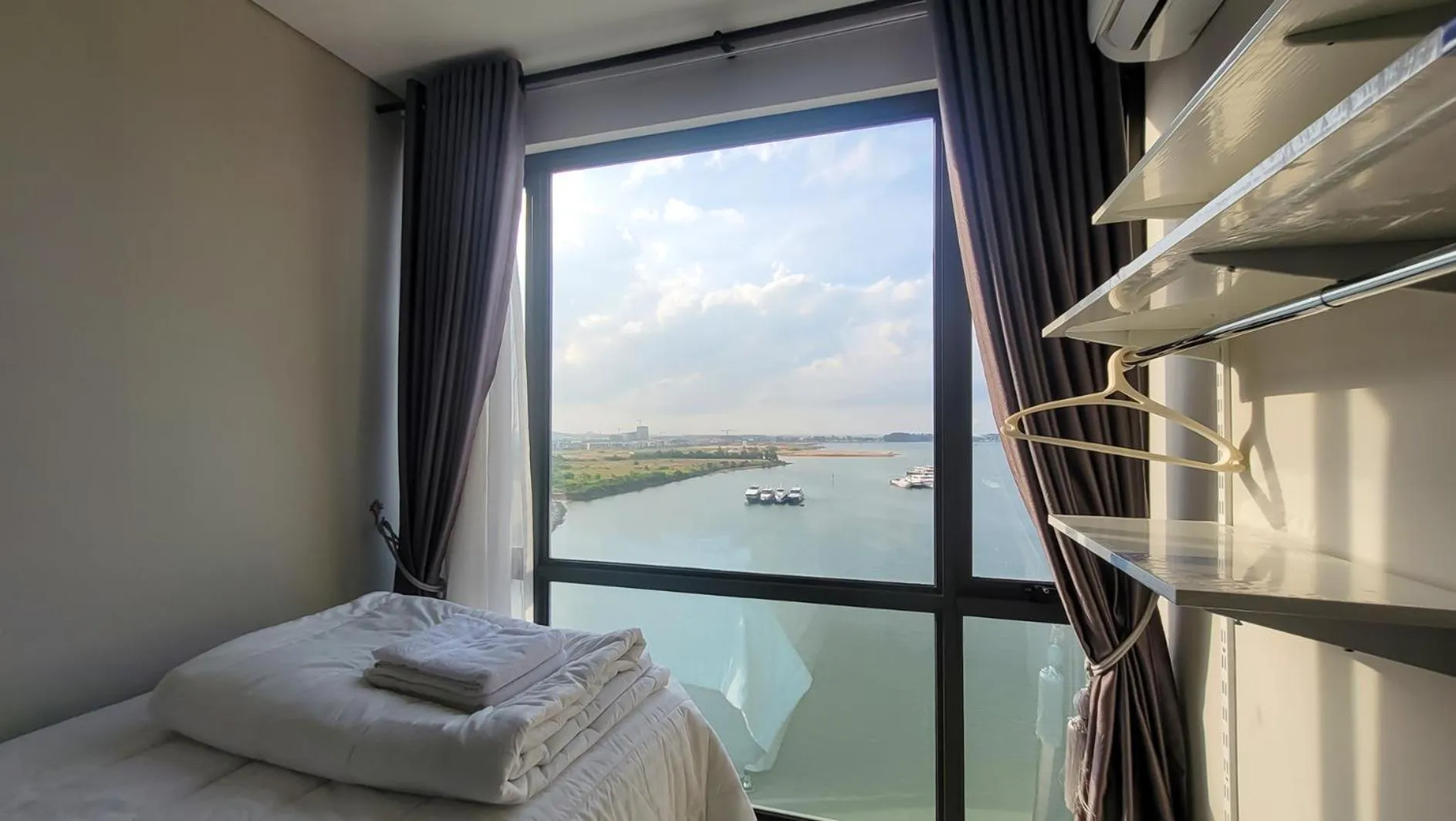 Photo of the whole room, Bed in Palam Mansion at Apartment One Residence