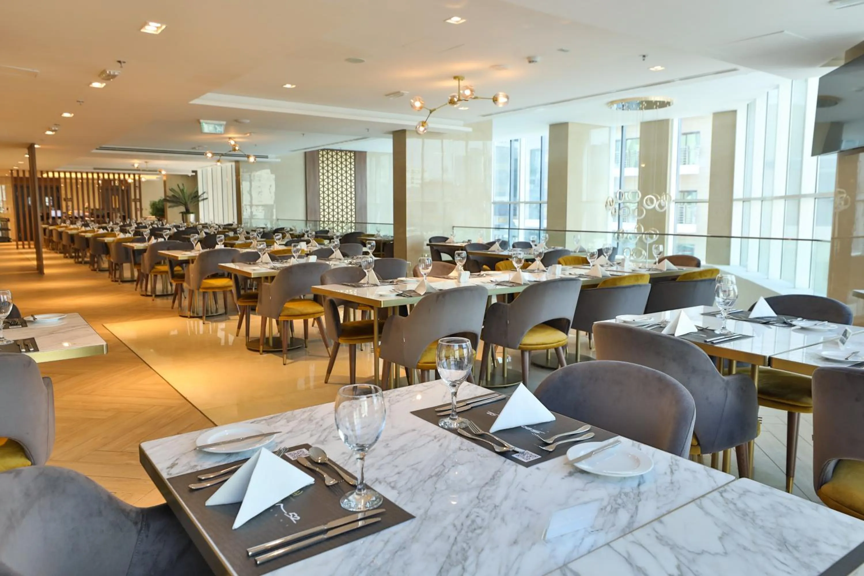 Restaurant/places to eat in Royal Mansoura Residence Hotel