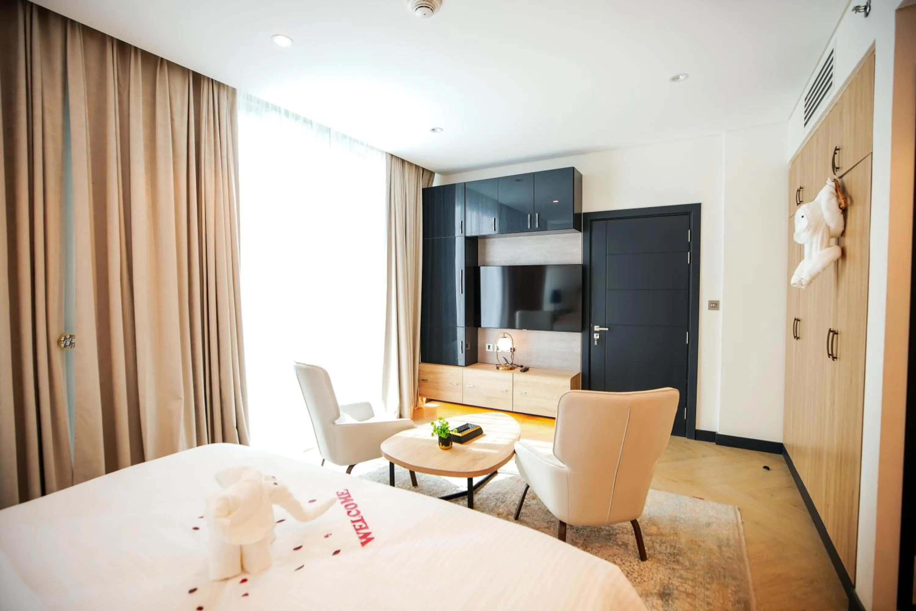 Bedroom, Bed in Royal Mansoura Residence Hotel