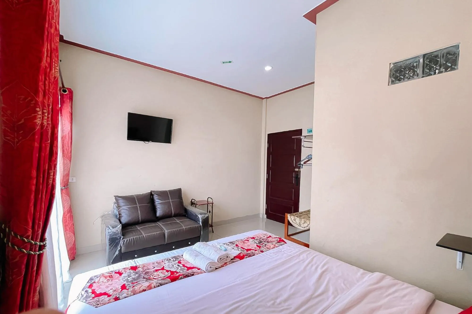 Bed in Hotel New Dieng By Helocus