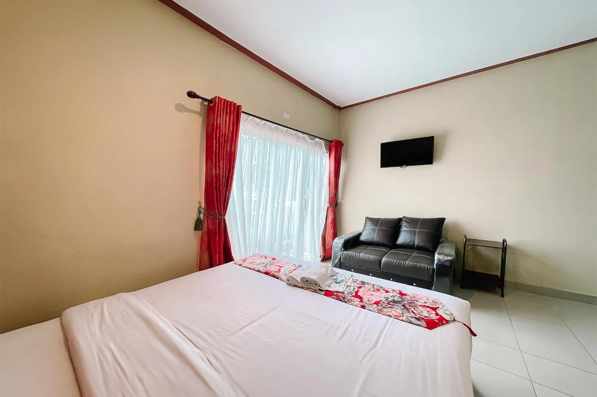 Bed in Hotel New Dieng By Helocus