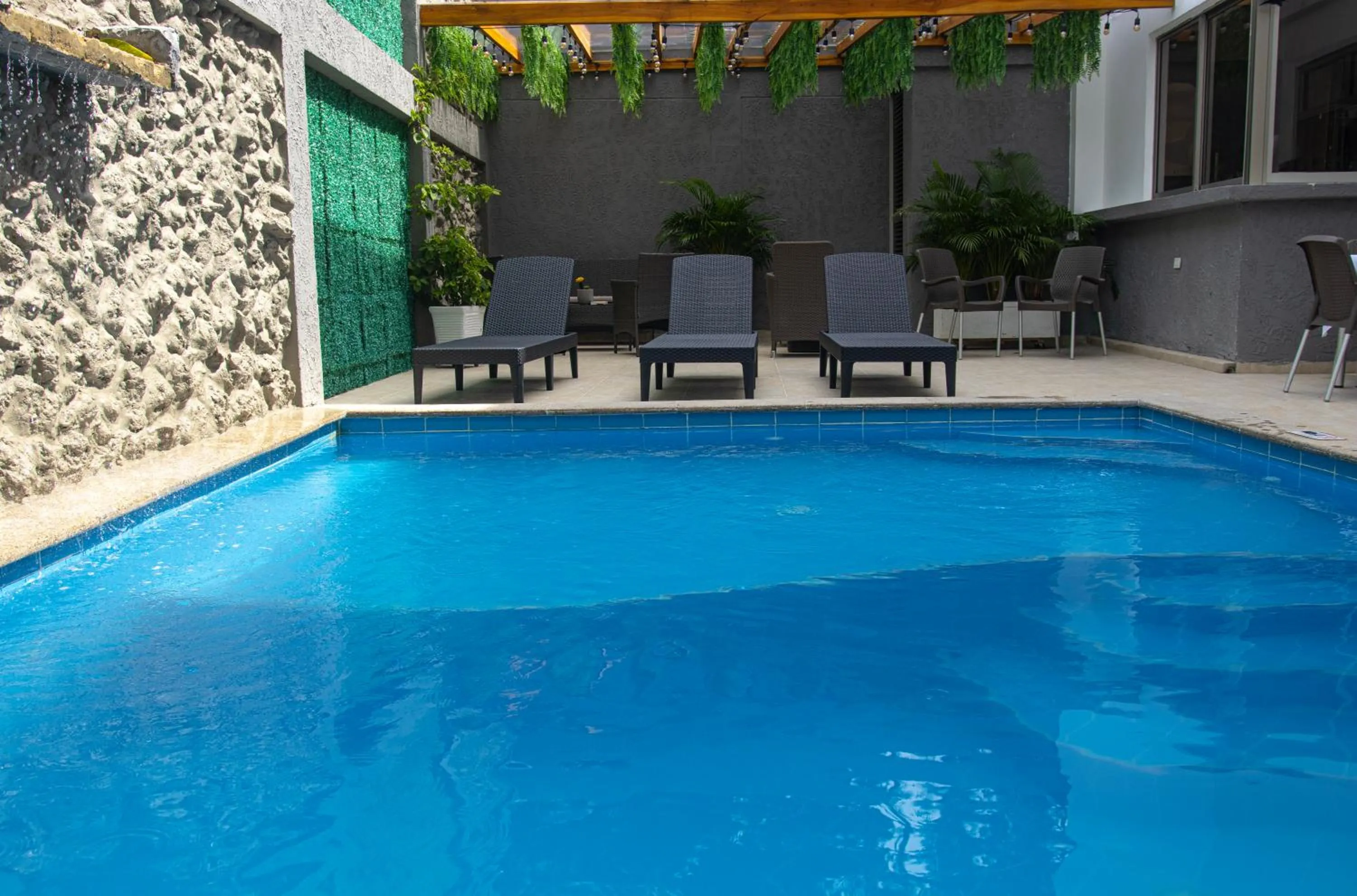 Swimming pool in Hotel El Marqués De Manga