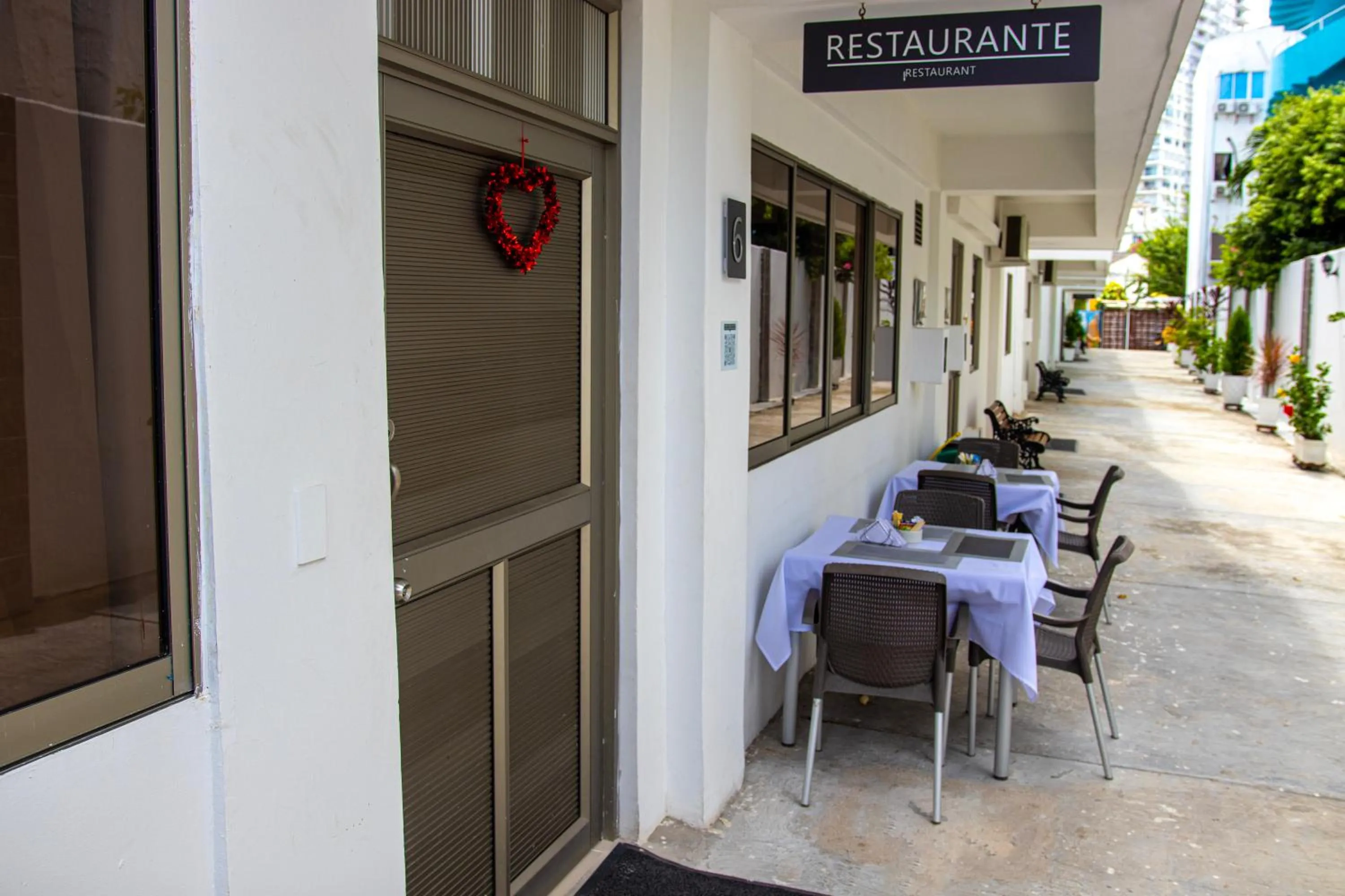 Restaurant/places to eat in Hotel El Marqués De Manga