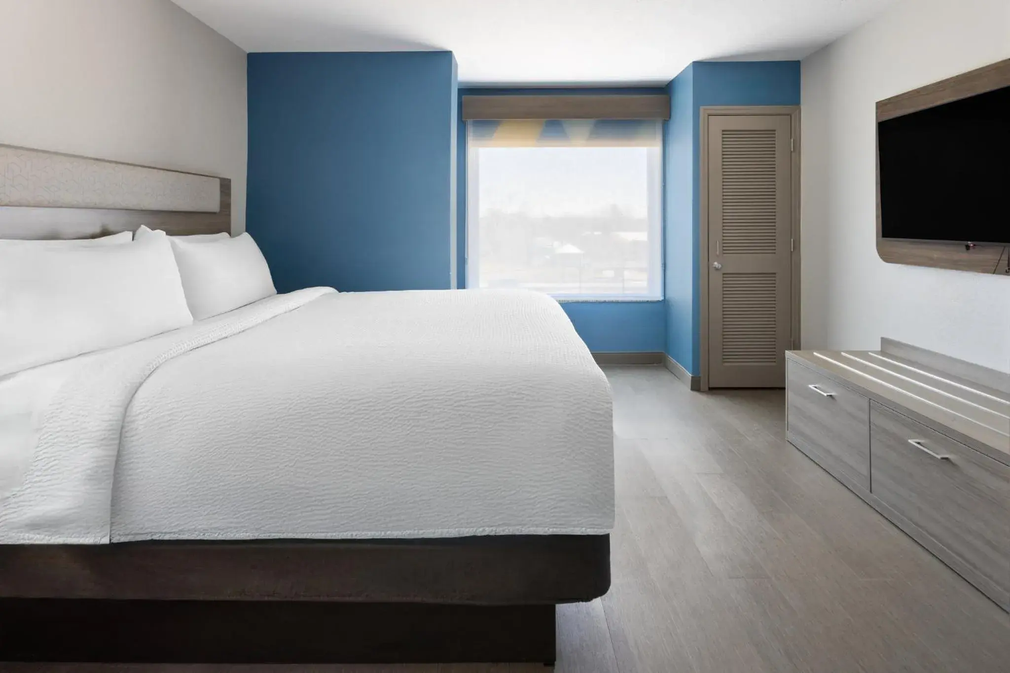 King Suite in Holiday Inn Express Augusta Downtown by IHG King Suite in Holiday Inn Express Augusta Downtown by IHG