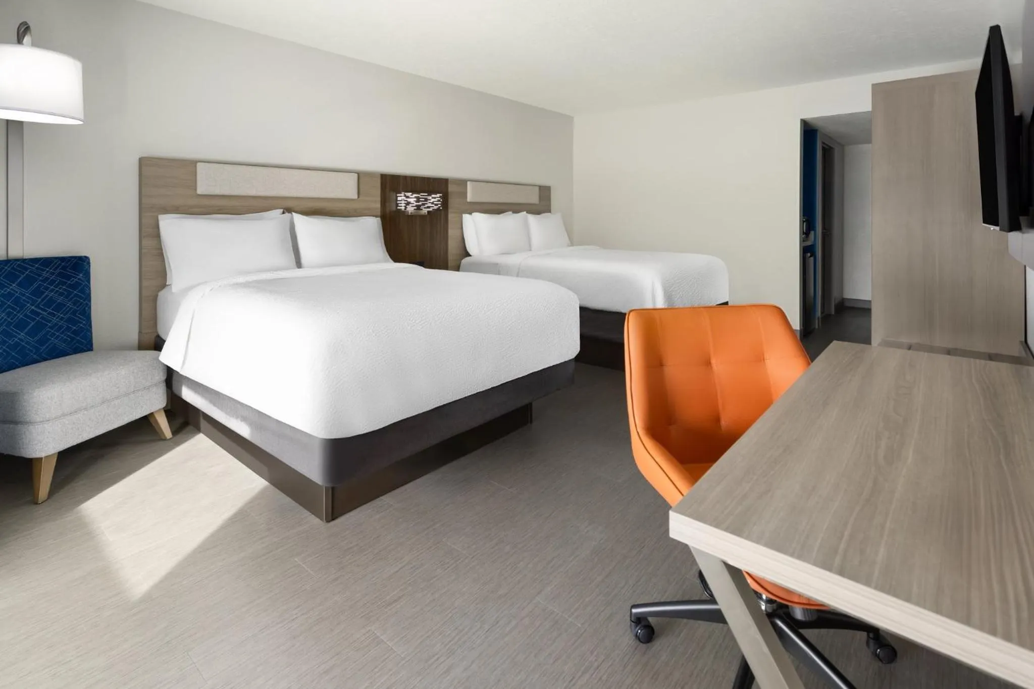 Photo of the whole room, Bed in Holiday Inn Express Augusta Downtown by IHG
