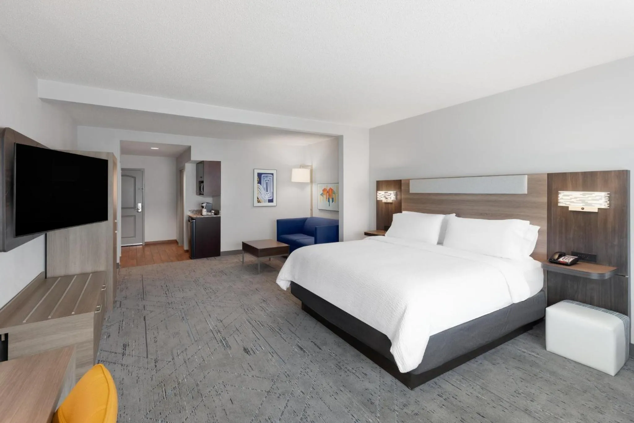 Bedroom, Bed in Holiday Inn Express Hotel & Suites Huntsville West - Research Park by IHG