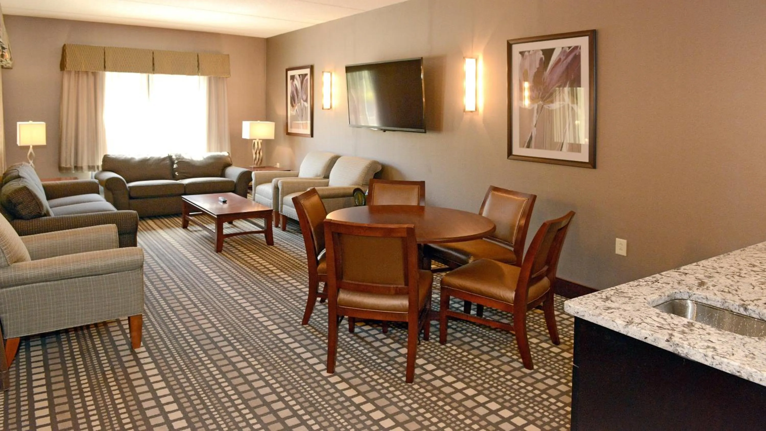 Meeting/conference room in Holiday Inn Express & Suites Geneva Finger Lakes by IHG