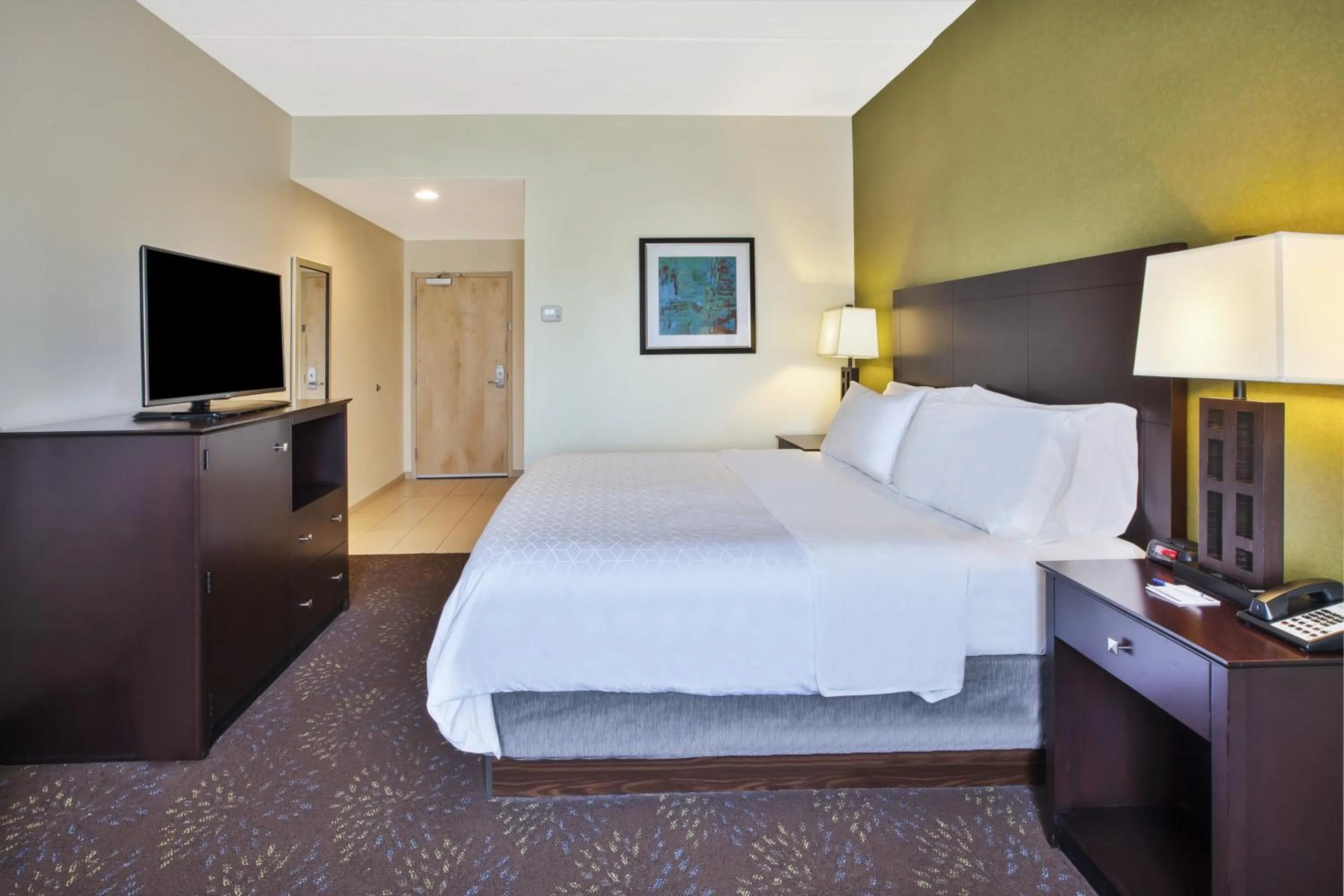 Photo of the whole room, Bed in Holiday Inn Express & Suites Geneva Finger Lakes by IHG