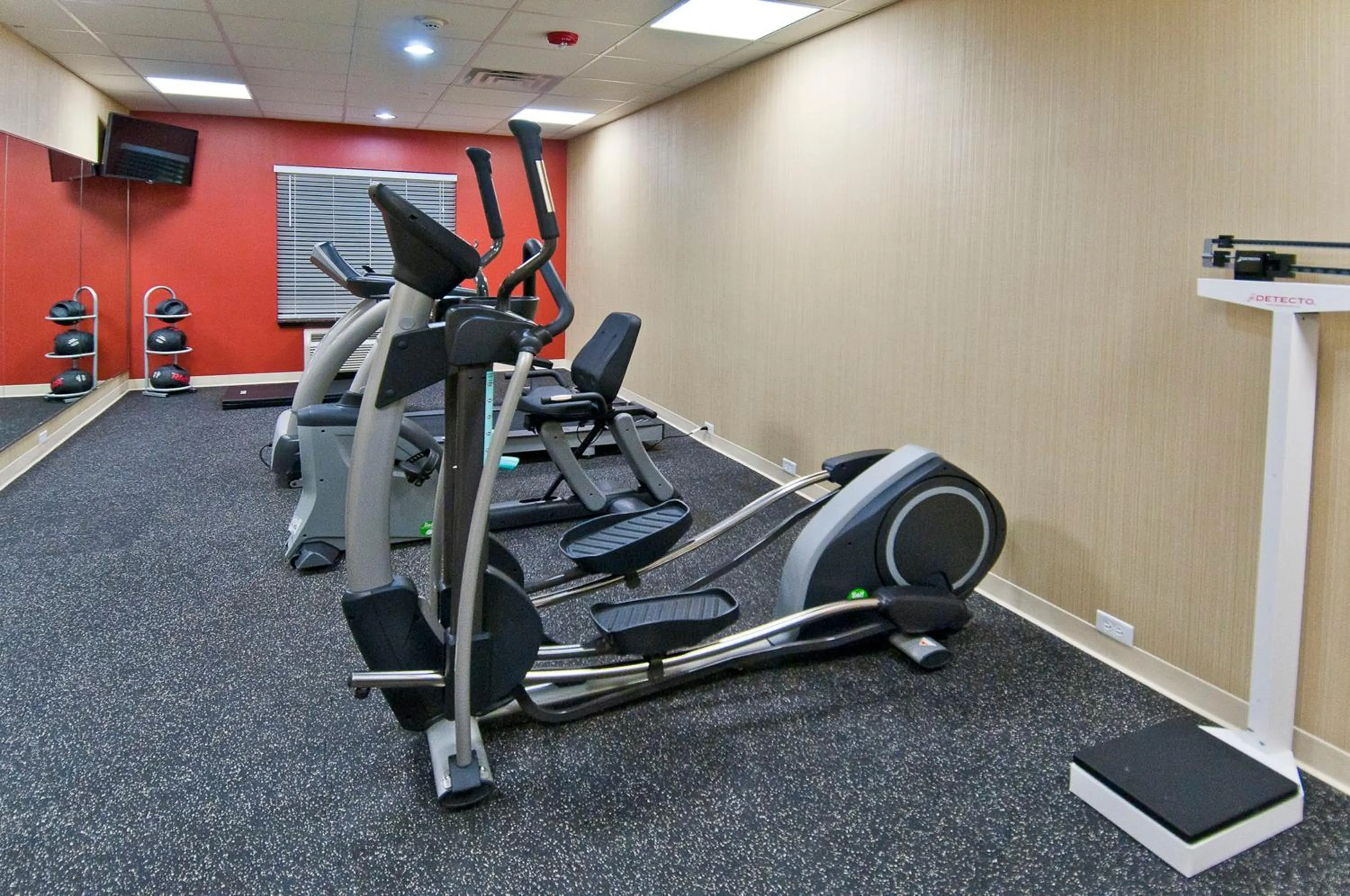 Fitness centre/facilities in Holiday Inn Express & Suites San Antonio Frost Bank Center by IHG
