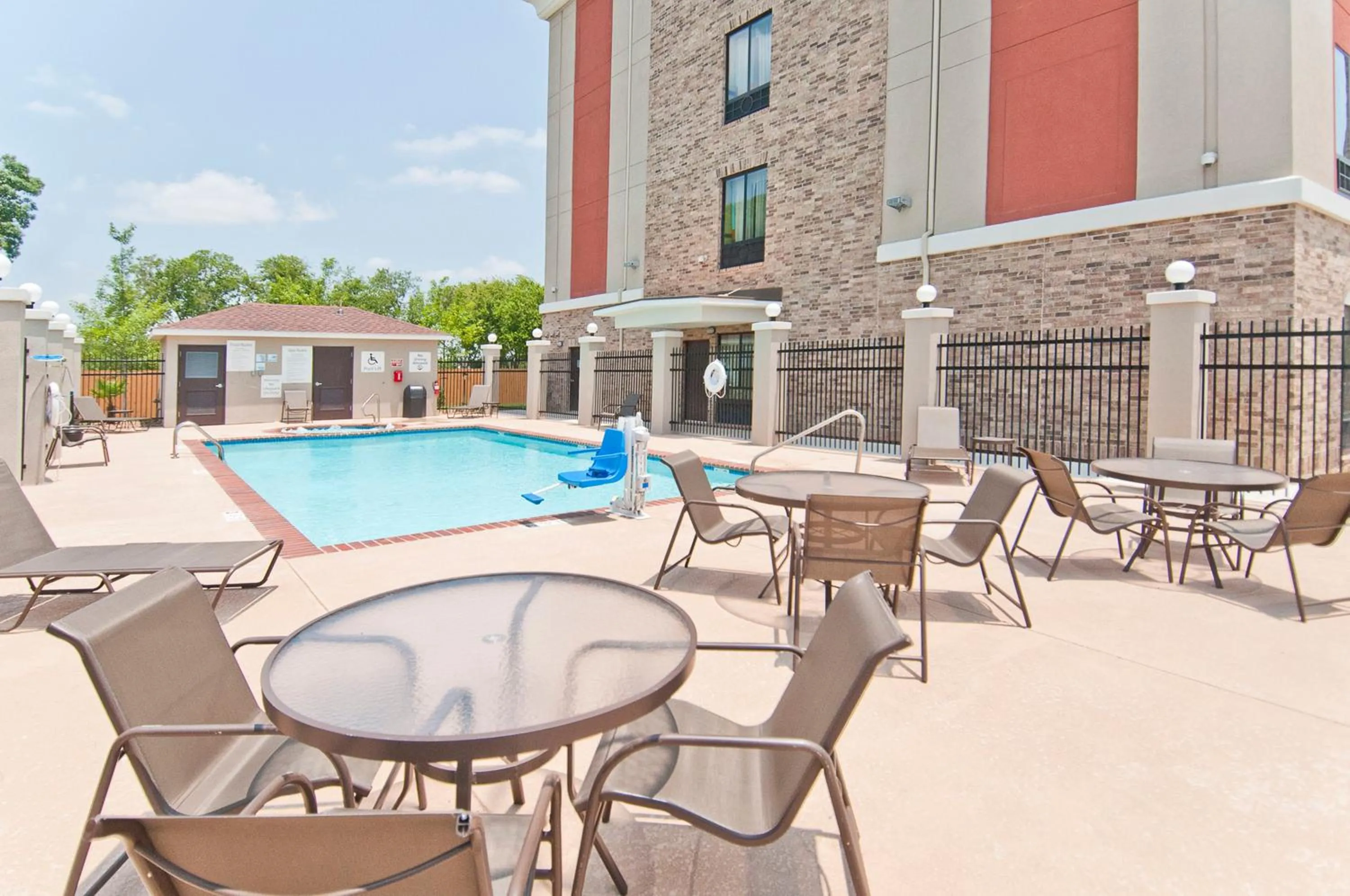 Swimming pool in Holiday Inn Express & Suites San Antonio Frost Bank Center by IHG