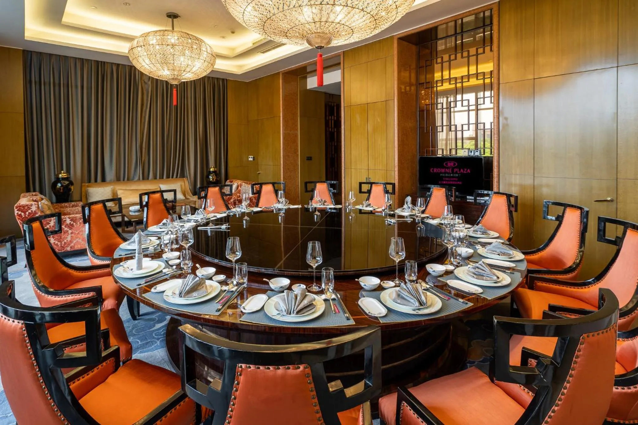 Restaurant/places to eat in Expo Center Hotel - Free Shuttle Bus & Late Check-out