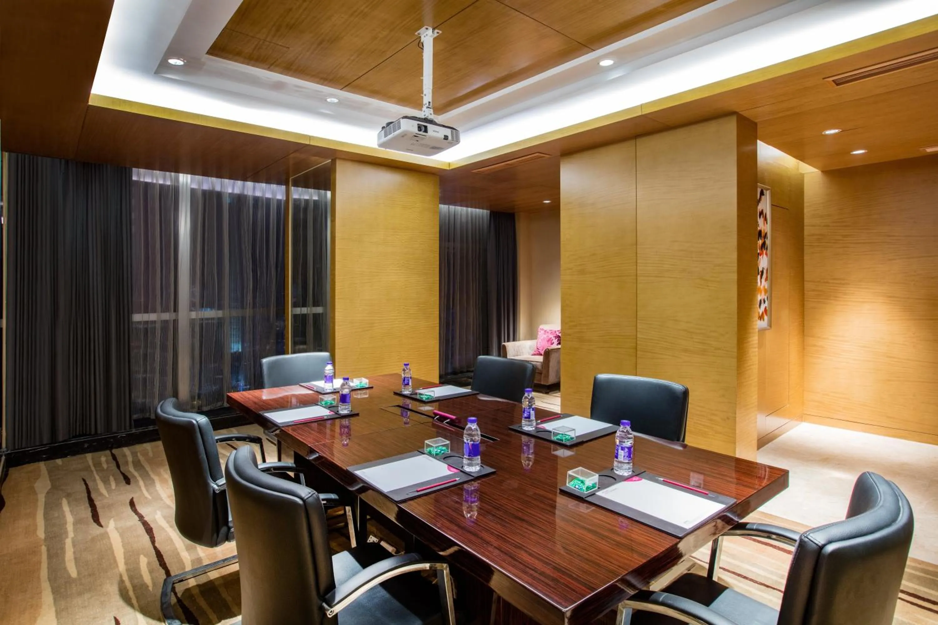 Meeting/conference room in Expo Center Hotel - Free Shuttle Bus & Late Check-out