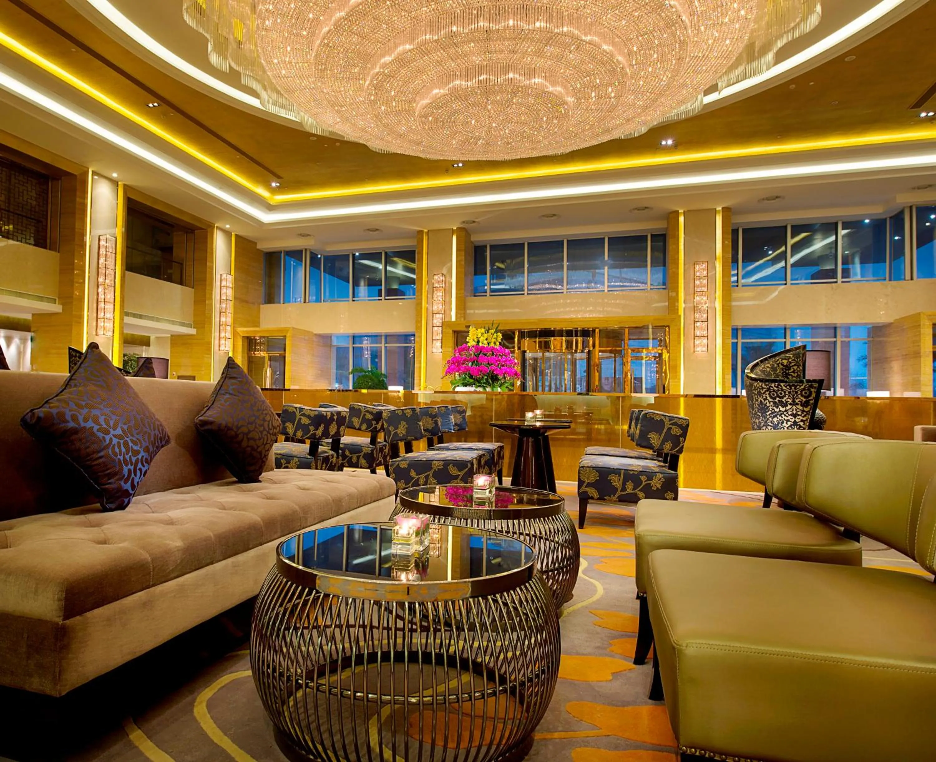 Property building in Expo Center Hotel - Free Shuttle Bus & Late Check-out