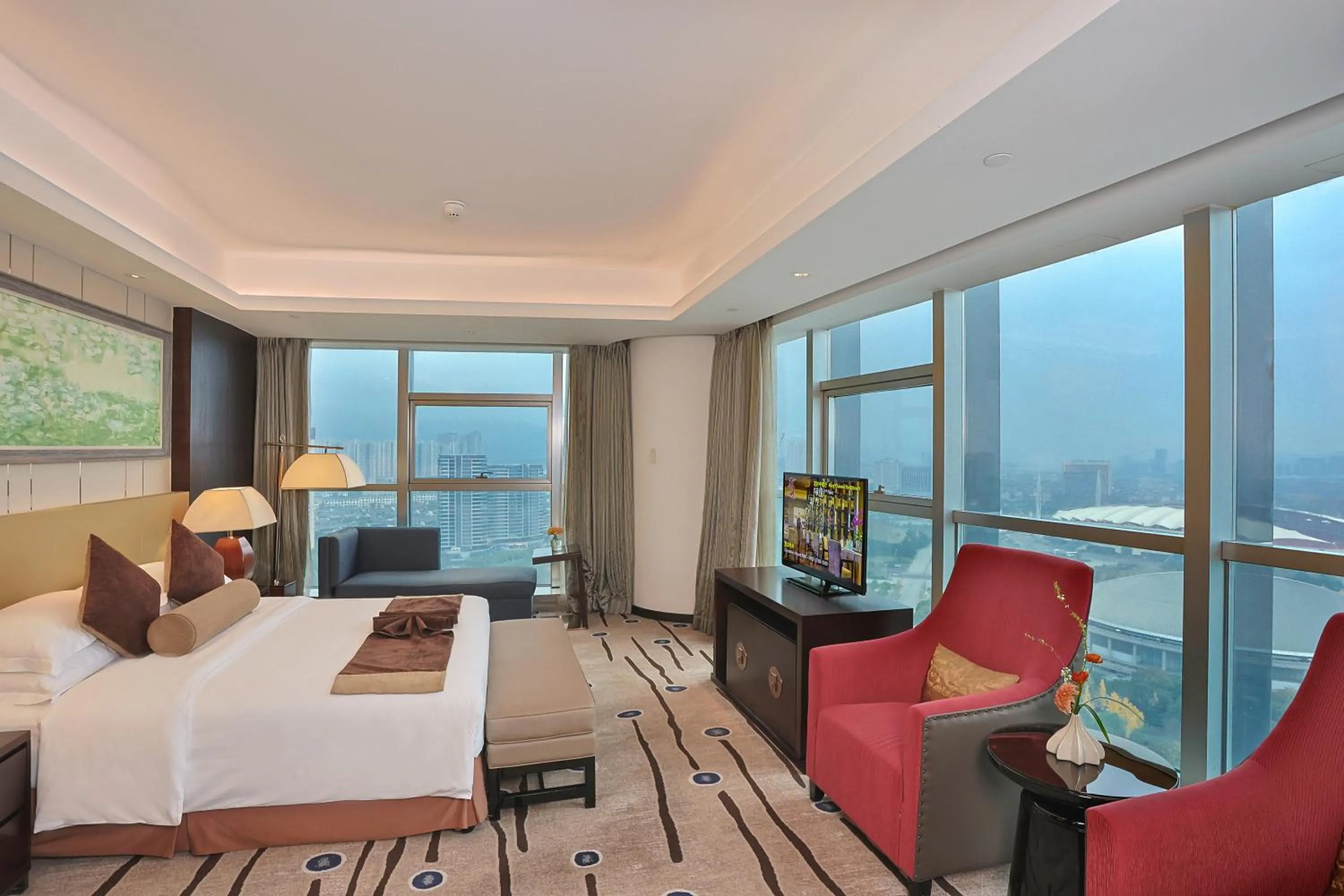 Bed in Expo Center Hotel - Free Shuttle Bus & Late Check-out