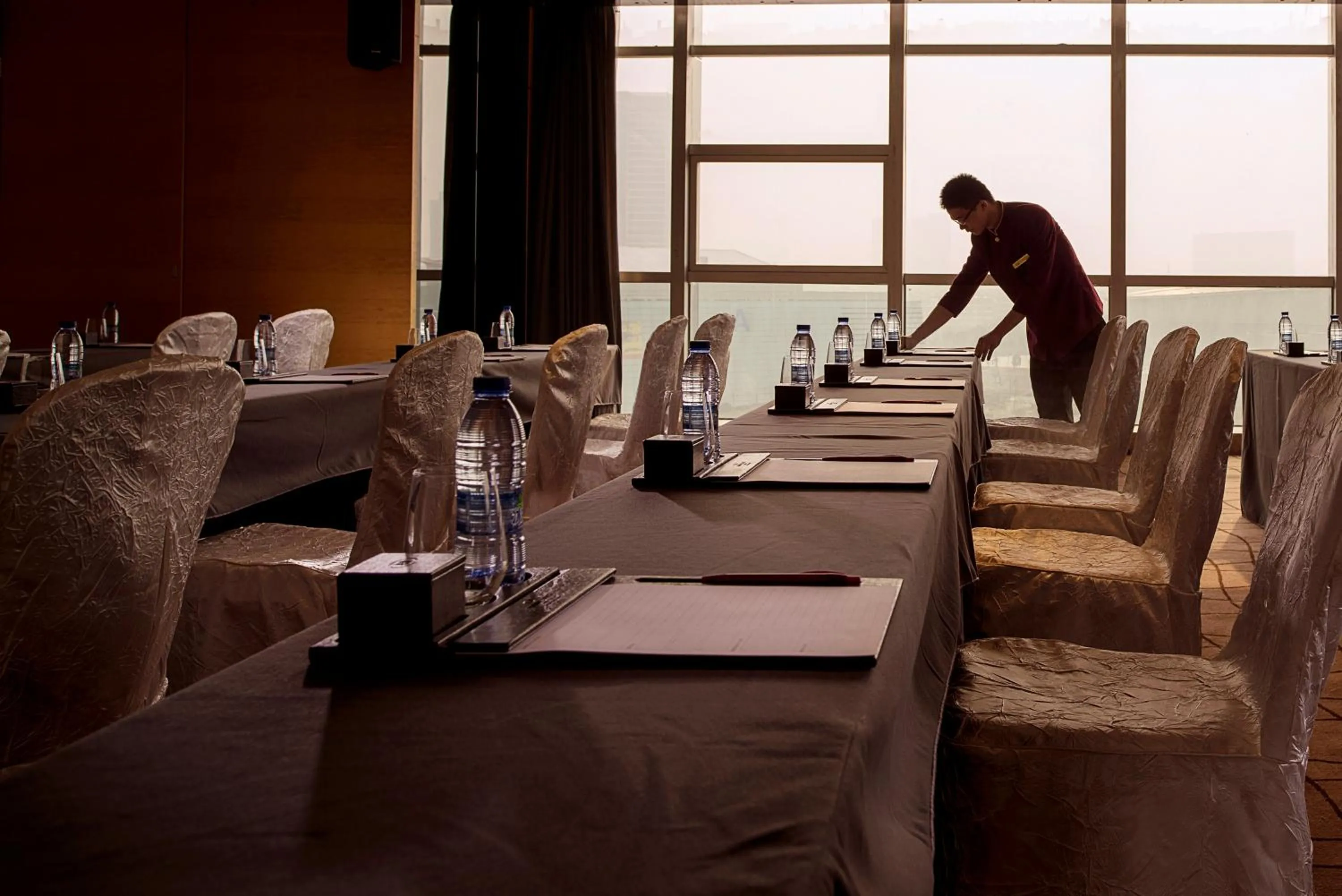 Meeting/conference room in Expo Center Hotel - Free Shuttle Bus & Late Check-out