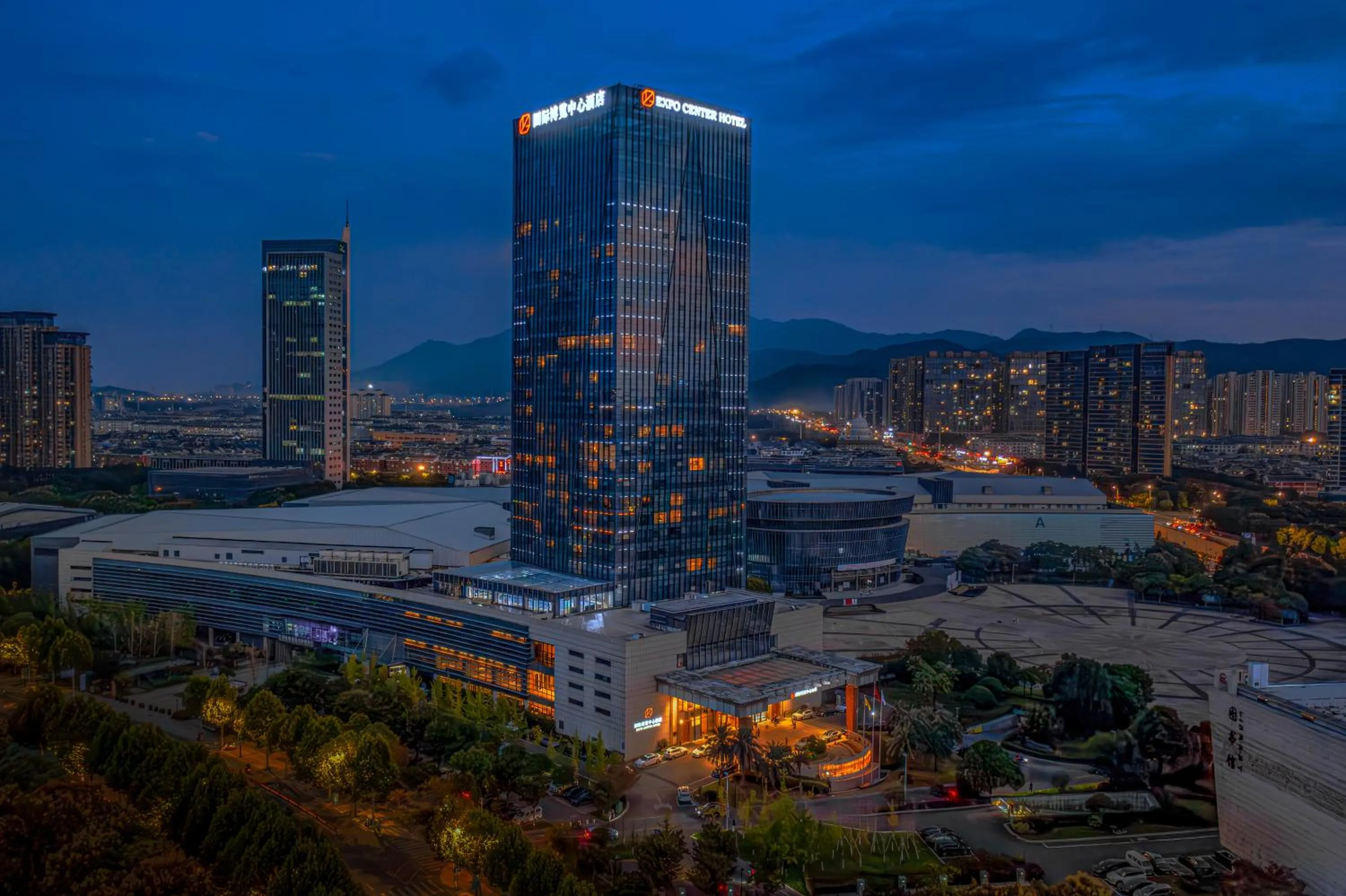 Property building in Expo Center Hotel - Free Shuttle Bus & Late Check-out