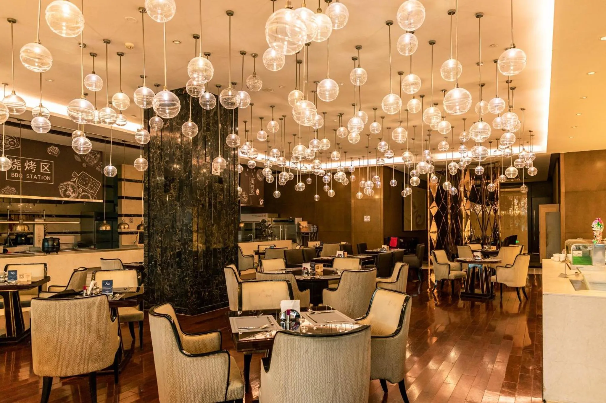 Restaurant/places to eat in Expo Center Hotel - Free Shuttle Bus & Late Check-out