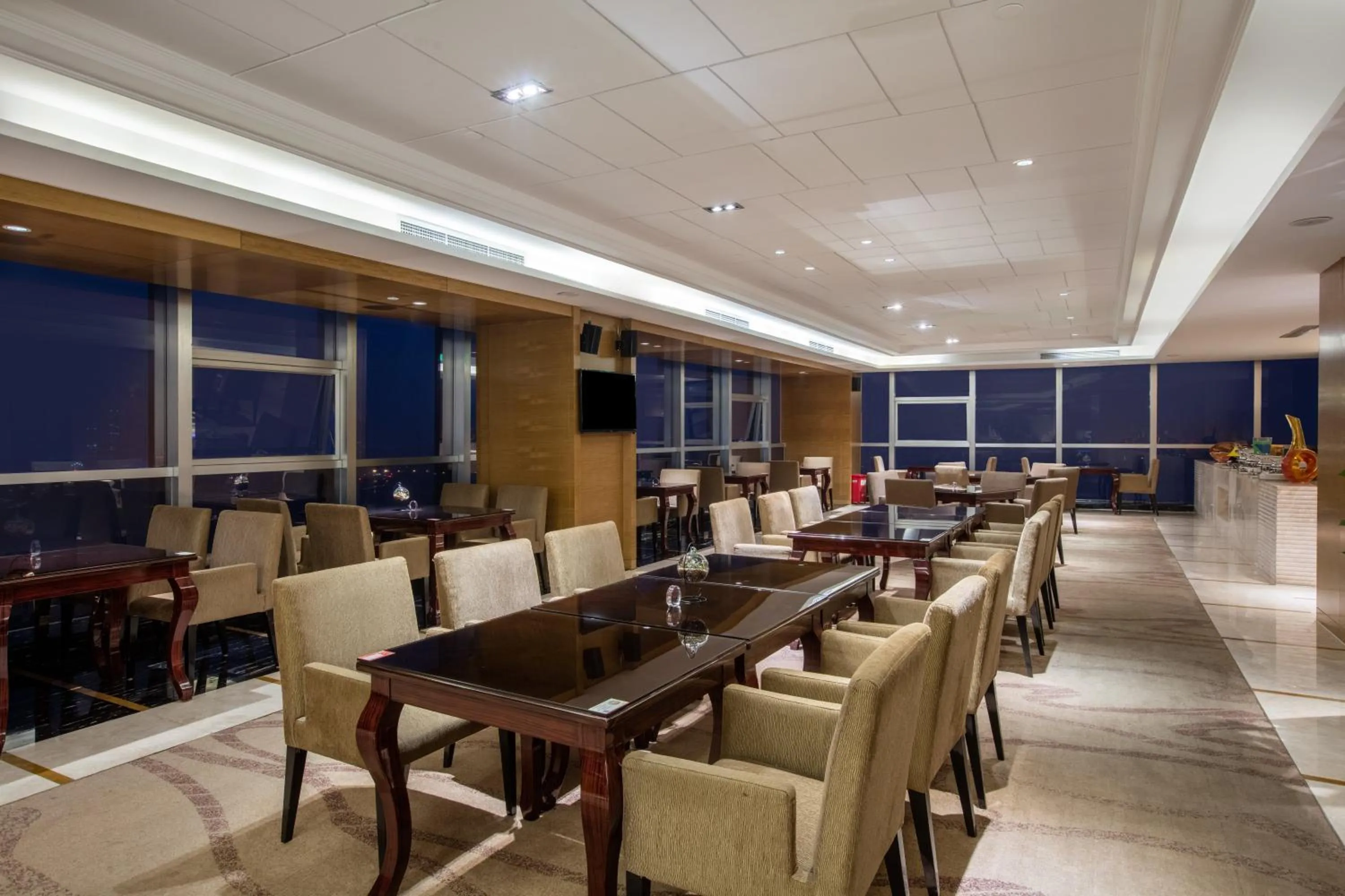 Other in Expo Center Hotel - Free Shuttle Bus & Late Check-out