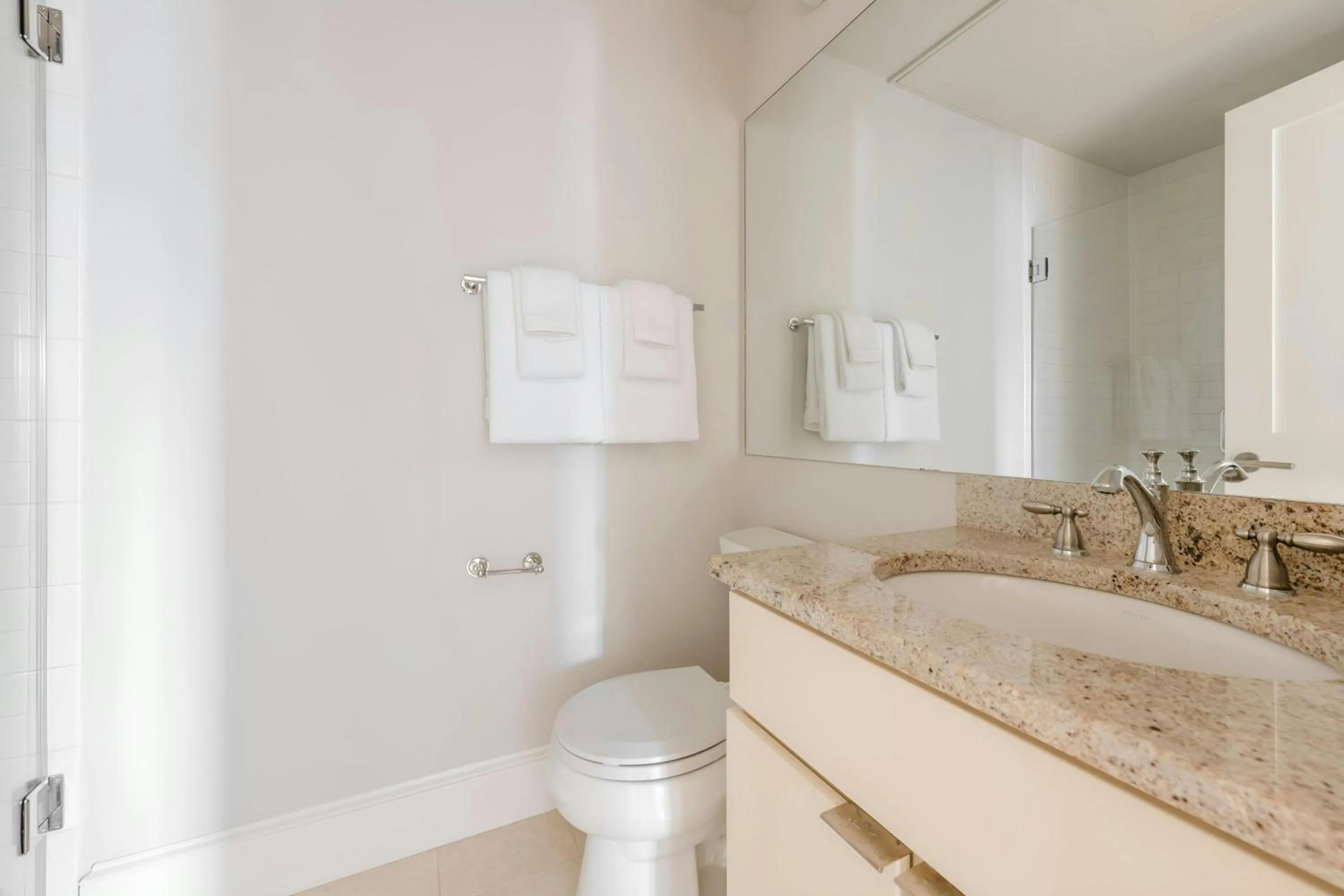 Bathroom in Sonder by Marriott Bonvoy The Magnolia Apartments Back Bay