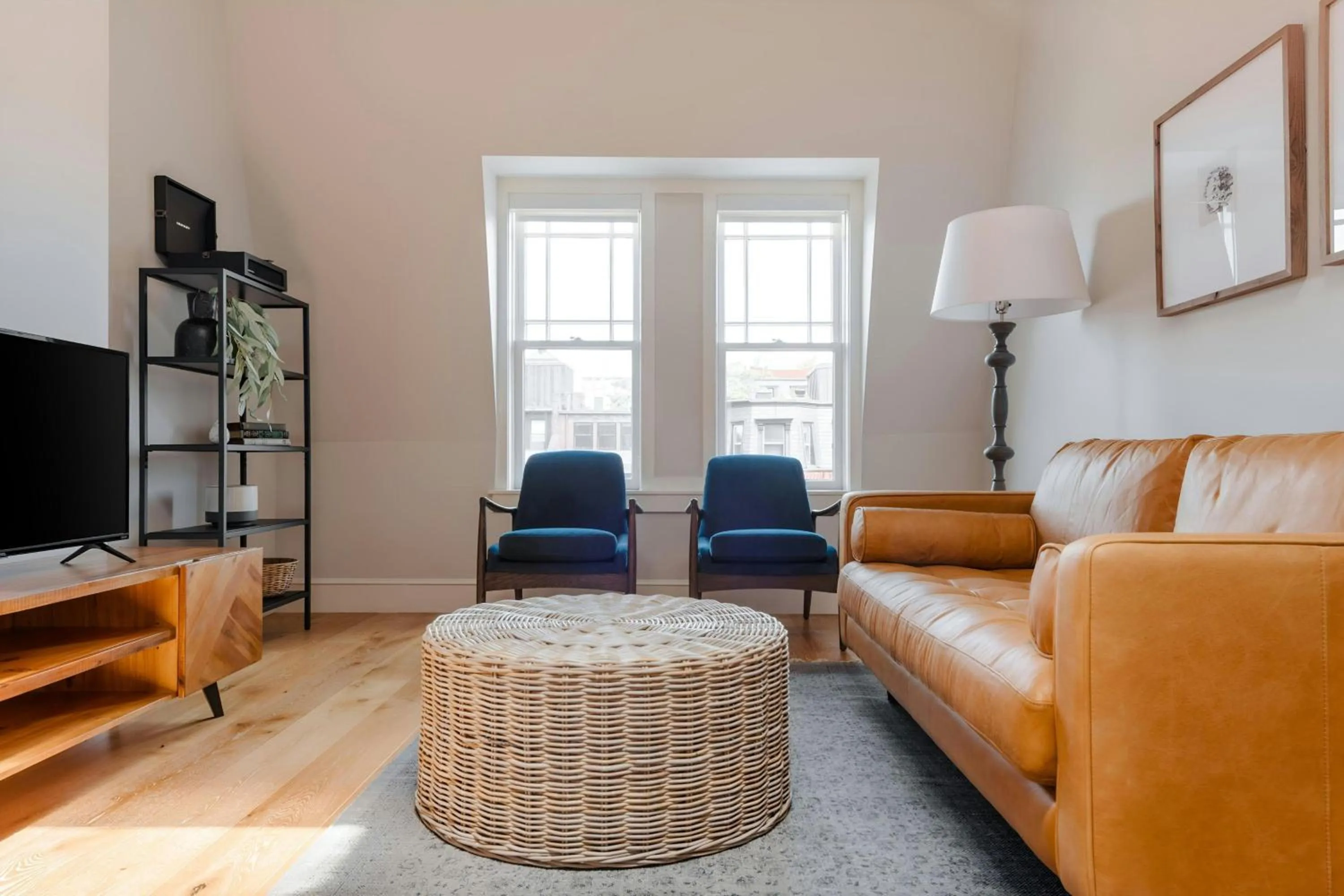 Living room in Sonder by Marriott Bonvoy The Magnolia Apartments Back Bay