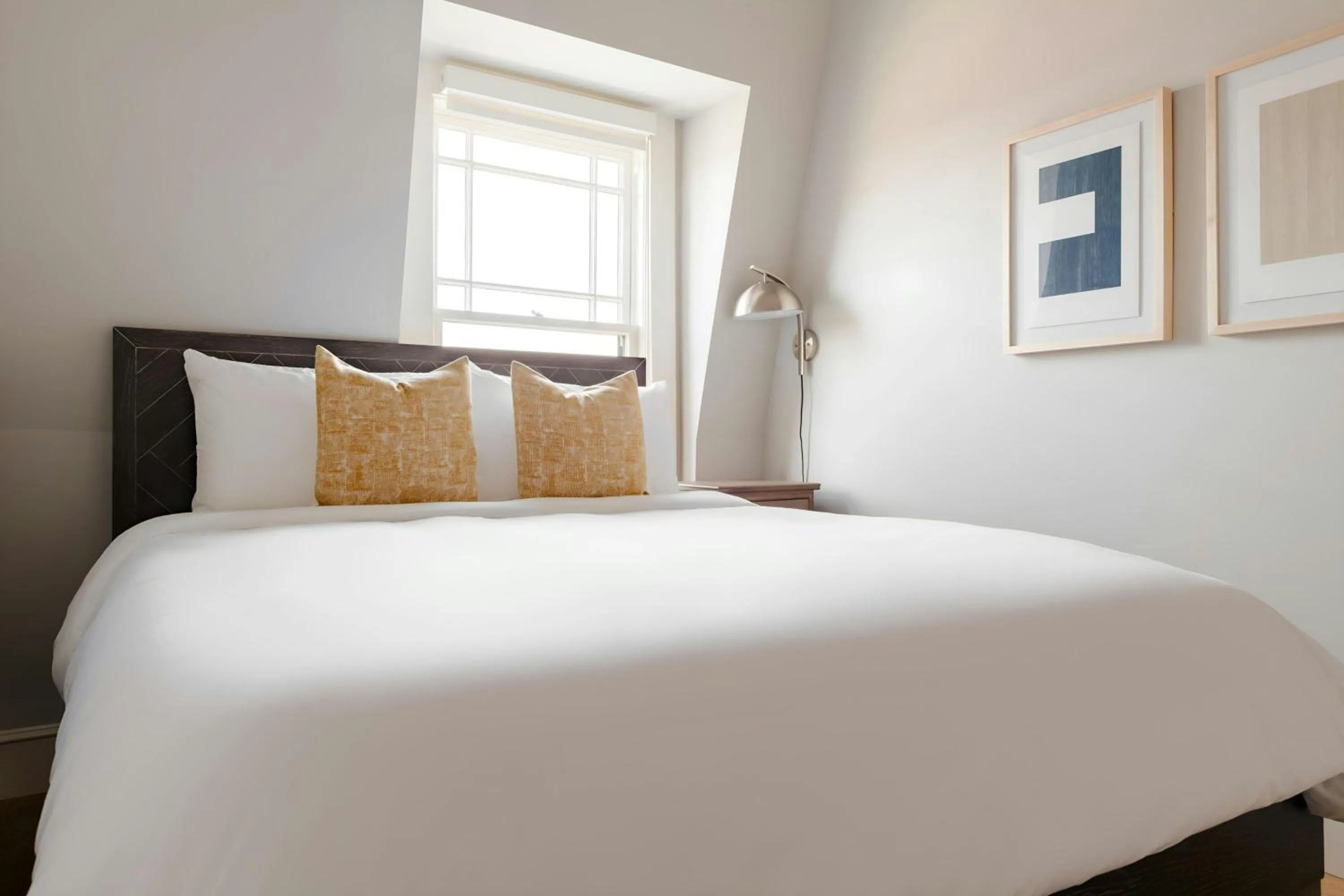 Bedroom, Bed in Sonder by Marriott Bonvoy The Magnolia Apartments Back Bay