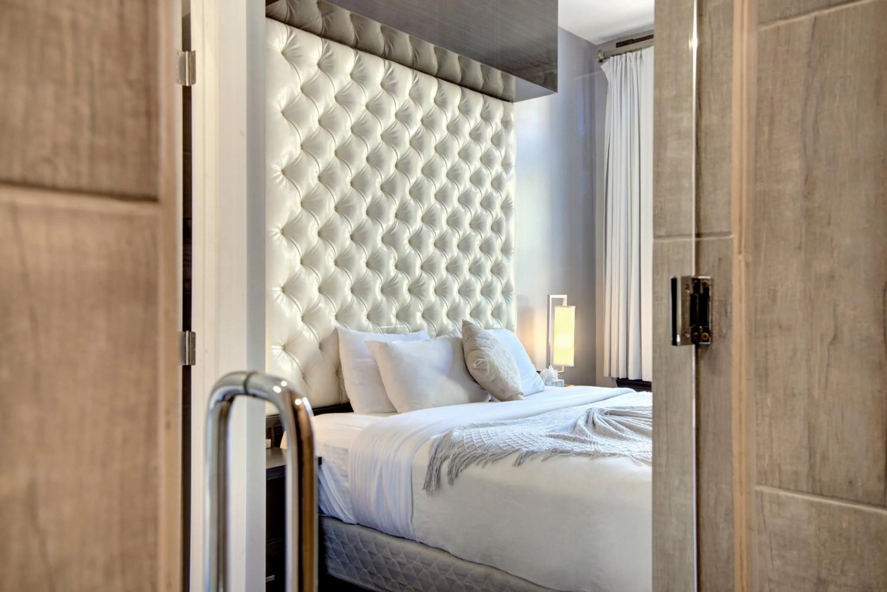 Bedroom, Bed in Good Hotels Downtown Denver