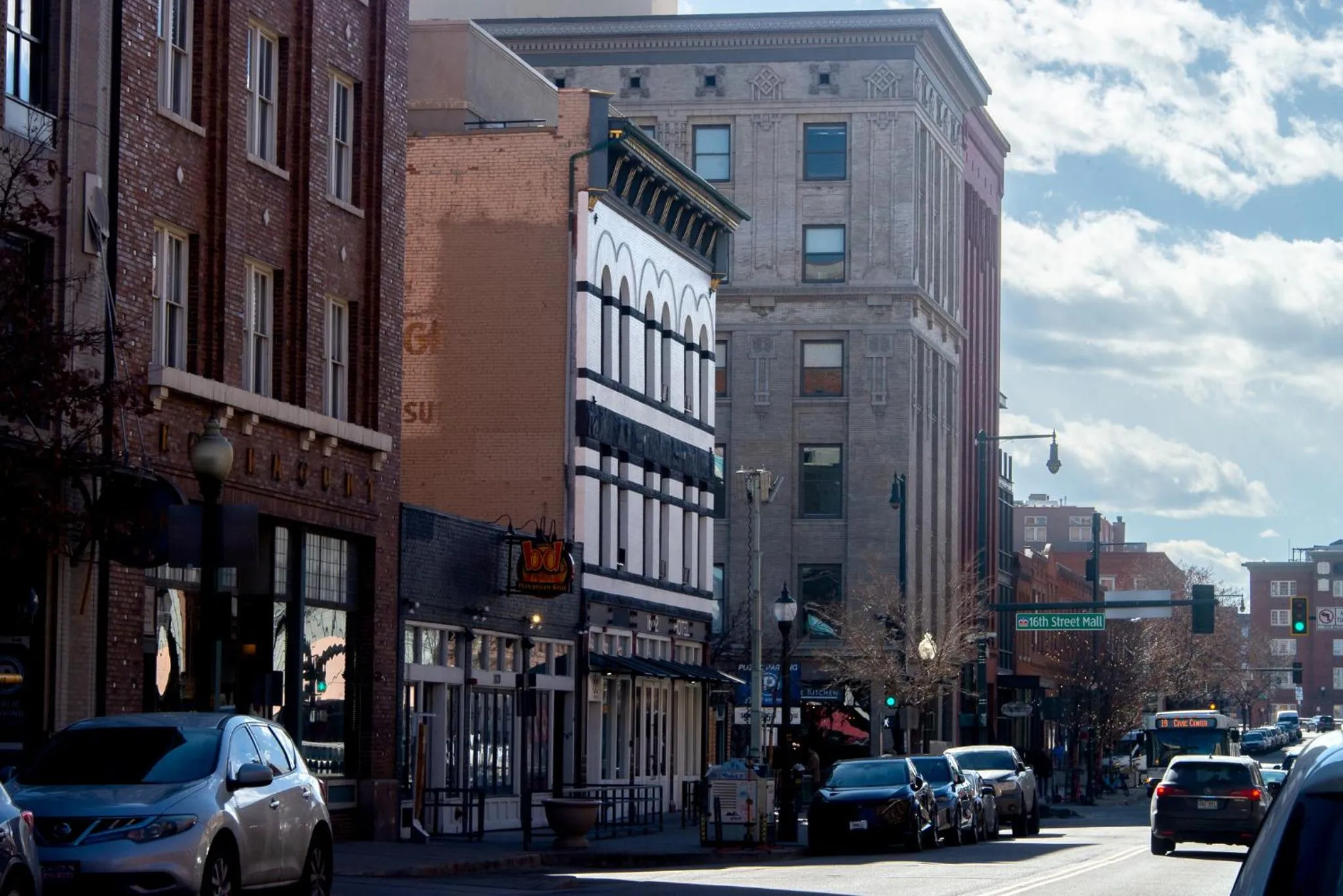 Property building in Good Hotels Downtown Denver