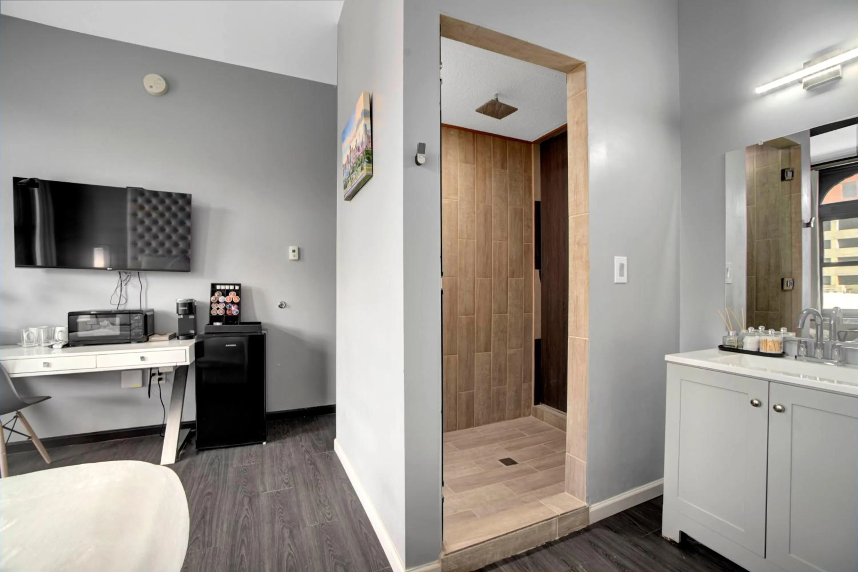 Photo of the whole room in Good Hotels Downtown Denver