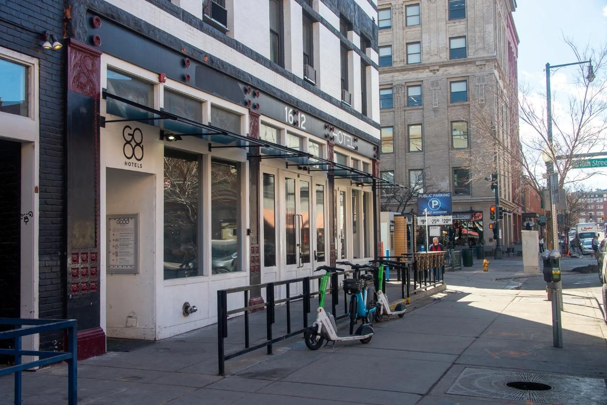 Property building in Good Hotels Downtown Denver