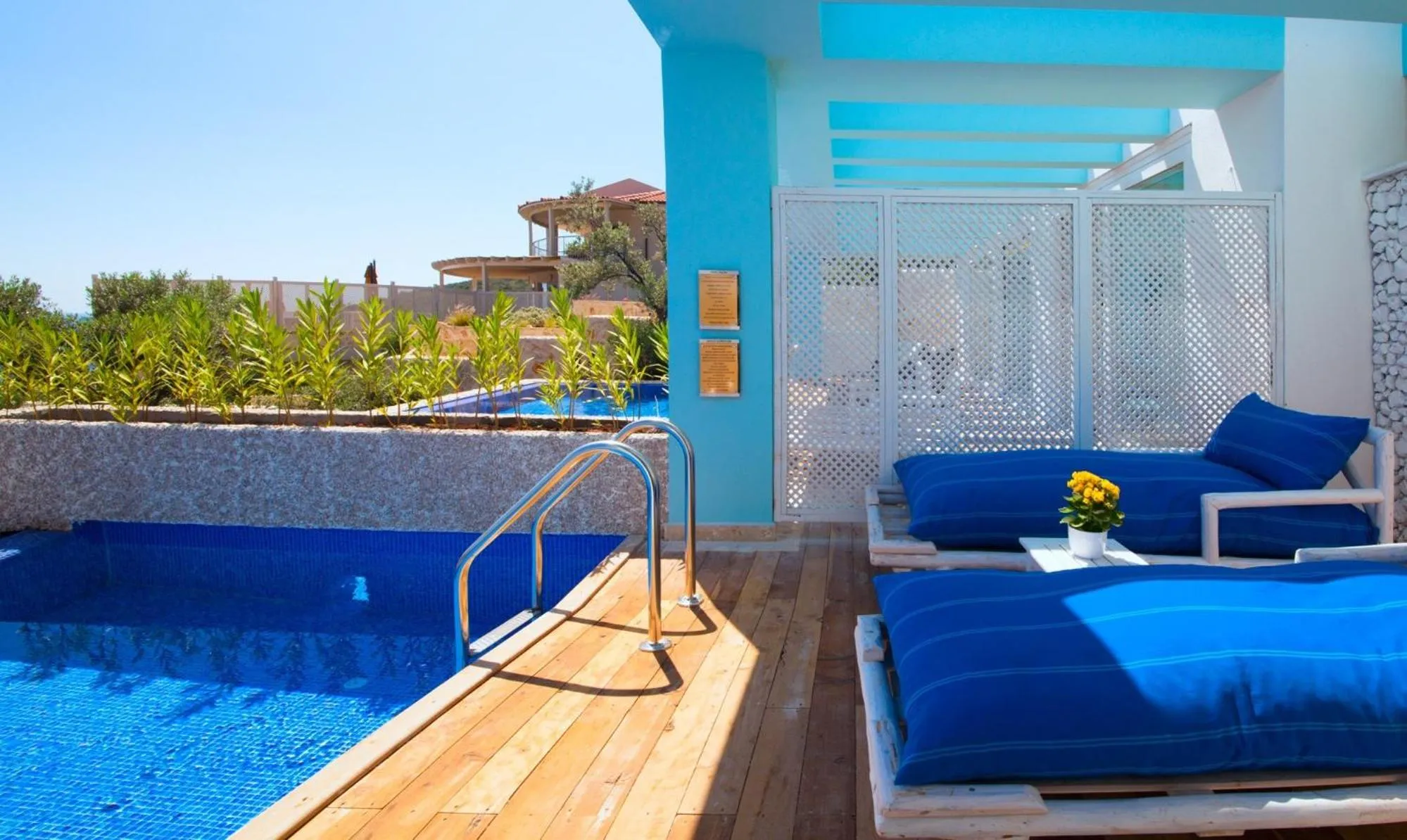 Swimming pool in Asfiya Sea View Hotel