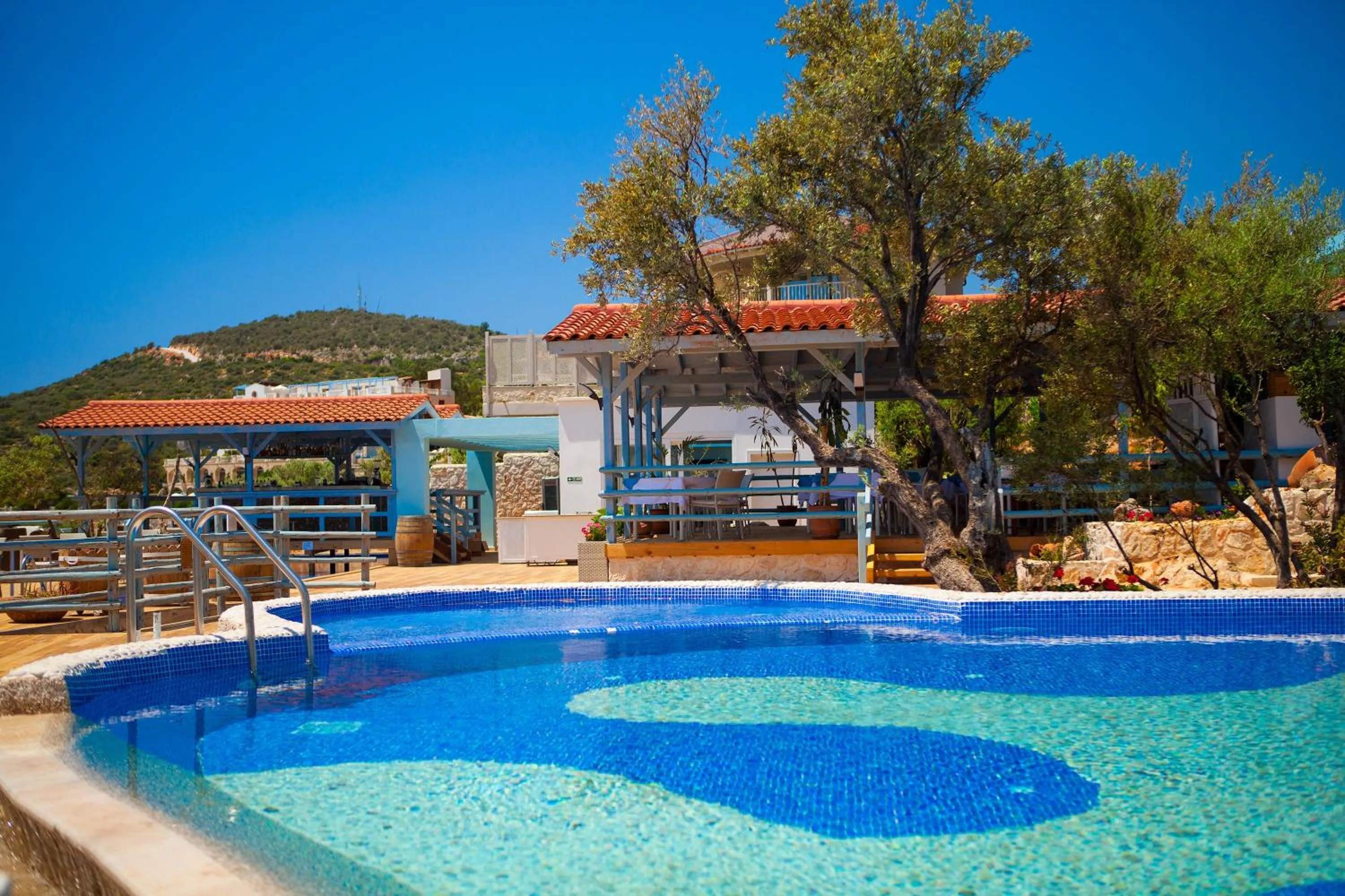 Swimming pool in Asfiya Sea View Hotel