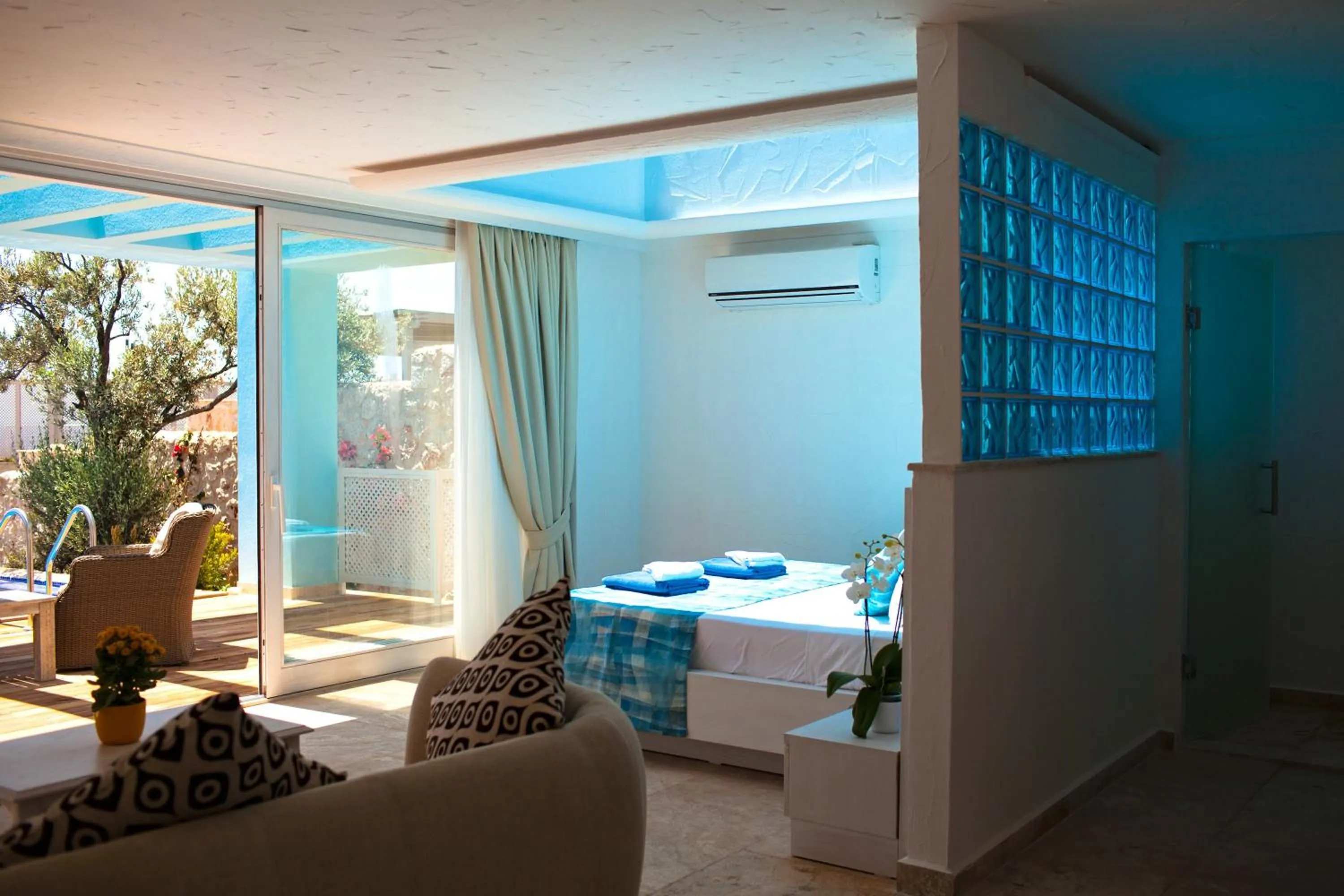 Bedroom, Bed in Asfiya Sea View Hotel