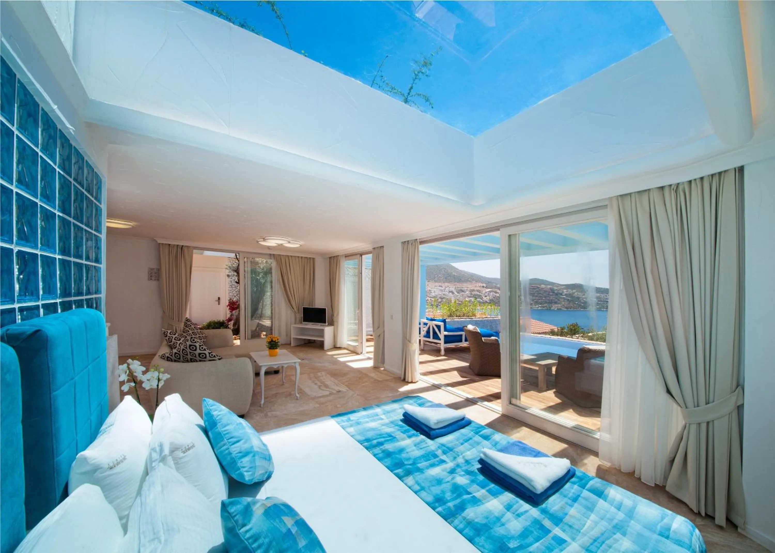 Bedroom, Bed in Asfiya Sea View Hotel