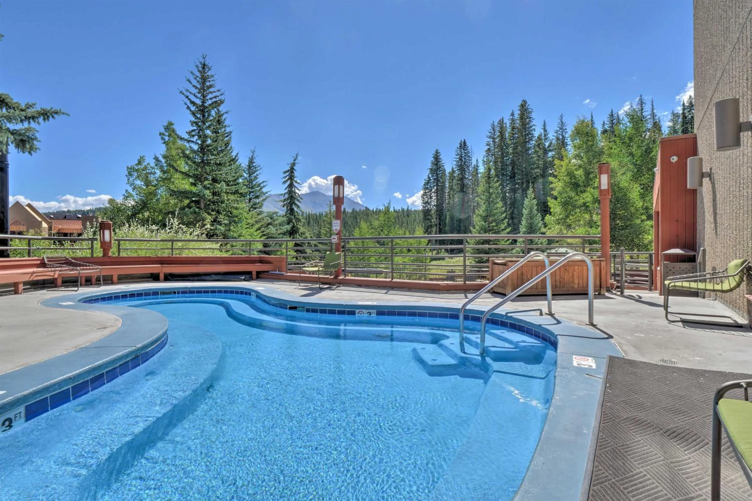 Swimming Pool in Beaver Run Resort 4228