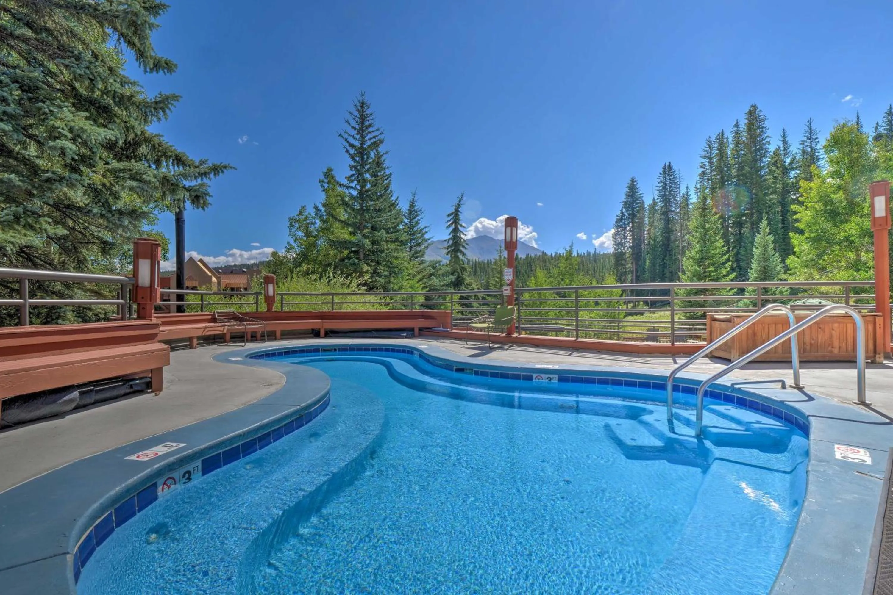 Swimming Pool in Beaver Run Resort 4228