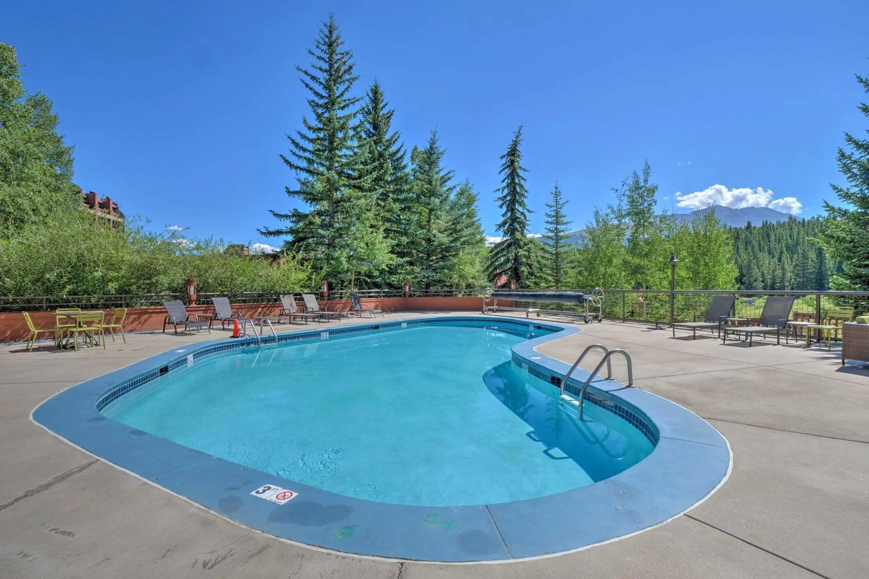 Swimming Pool in Beaver Run Resort 4228
