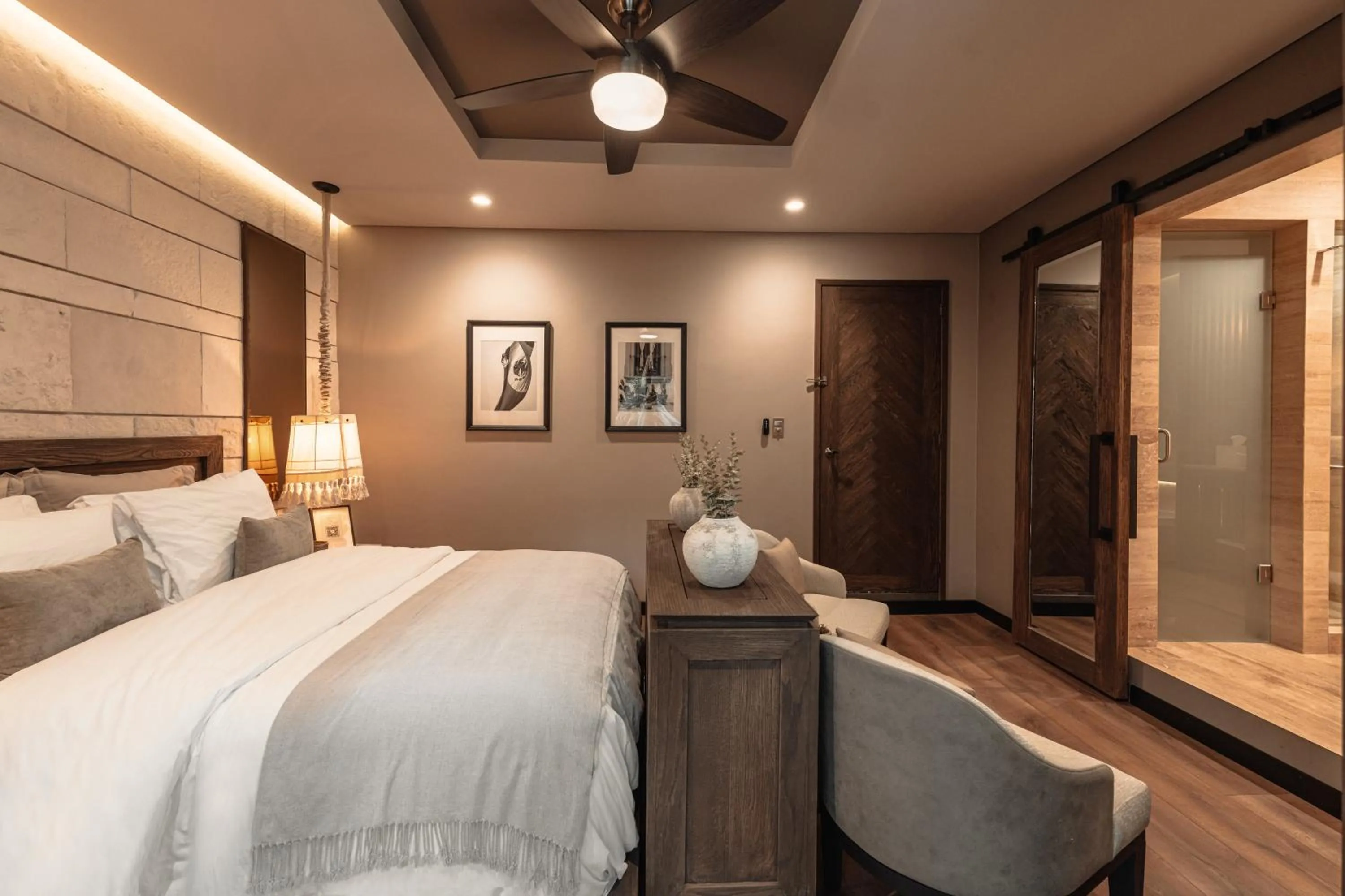 Photo of the whole room, Bed in CASA LUCIANA Condesa