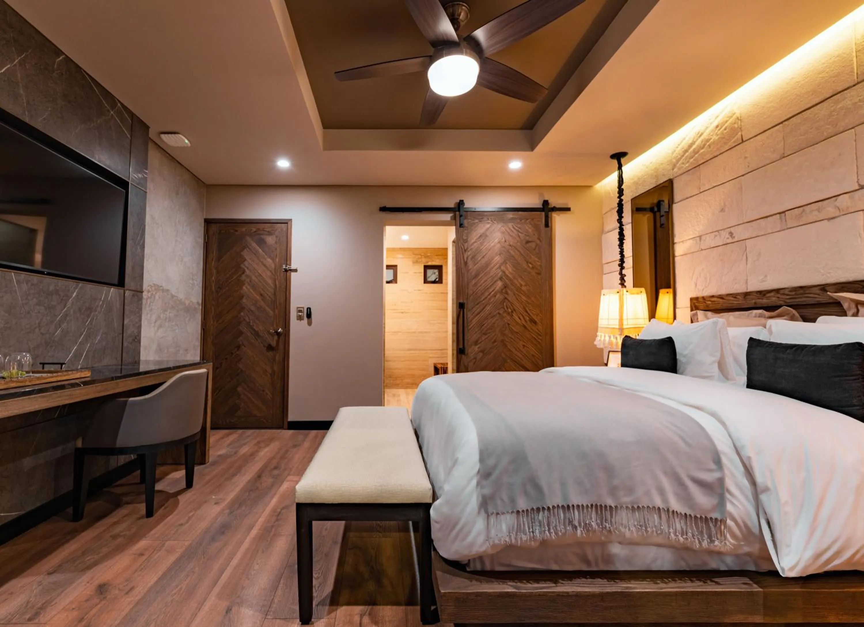 Photo of the whole room, Bed in CASA LUCIANA Condesa