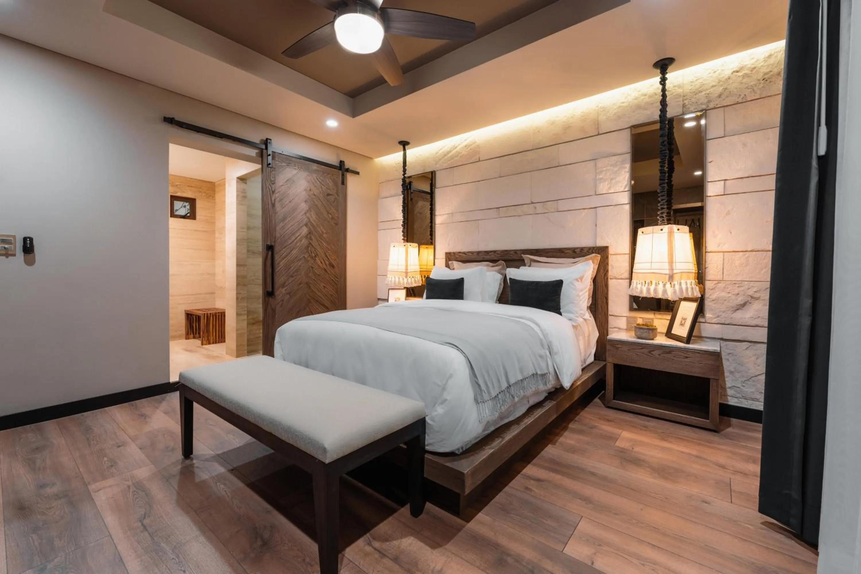 Photo of the whole room, Bed in CASA LUCIANA Condesa