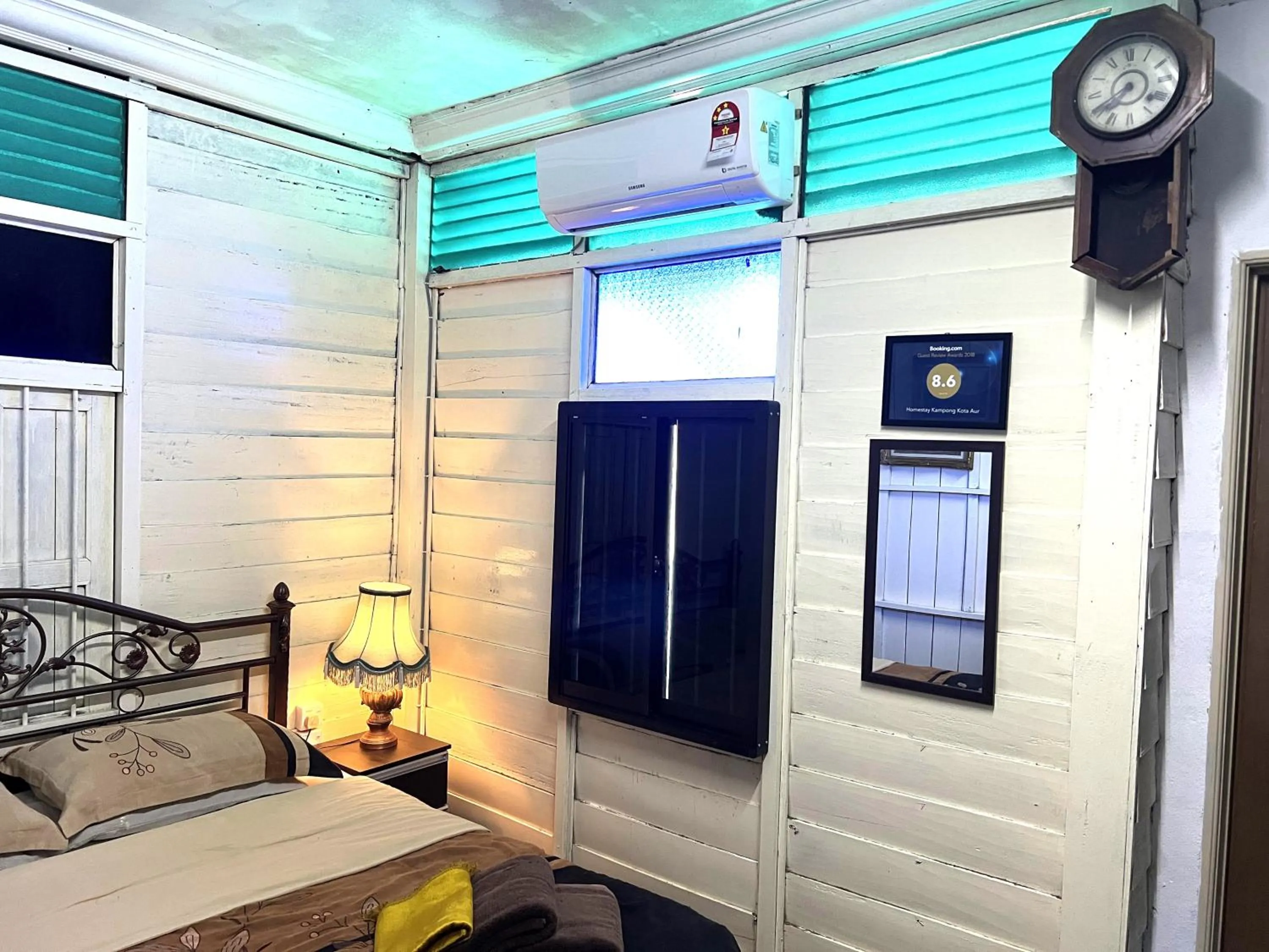 Bed in HOMESTAY Kampong KOTA AUR Resort with swimming pool, Kepala Batas, SEBERANG PERAI, PENANG -MOTAC registered Awarded ASEAN homestay standard Malaysia AWARD 2023-2028 Only 3 minutes from viral KG AGONG