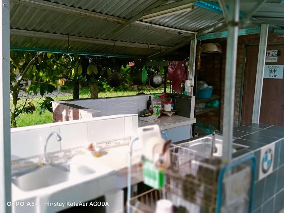 Communal kitchen in HOMESTAY Kampong KOTA AUR Resort with swimming pool, Kepala Batas, SEBERANG PERAI, PENANG -MOTAC registered Awarded ASEAN homestay standard Malaysia AWARD 2023-2028 Only 3 minutes from viral KG AGONG