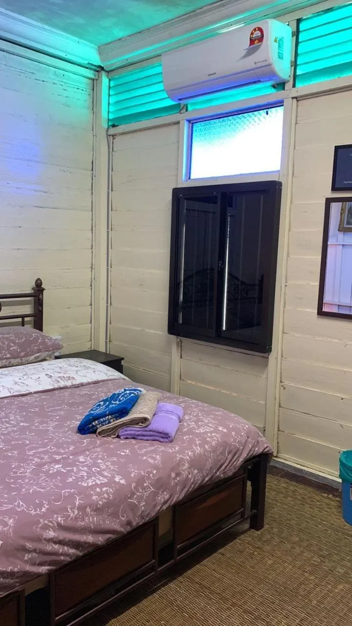 Bed in HOMESTAY Kampong KOTA AUR Resort with swimming pool, Kepala Batas, SEBERANG PERAI, PENANG -MOTAC registered Awarded ASEAN homestay standard Malaysia AWARD 2023-2028 Only 3 minutes from viral KG AGONG
