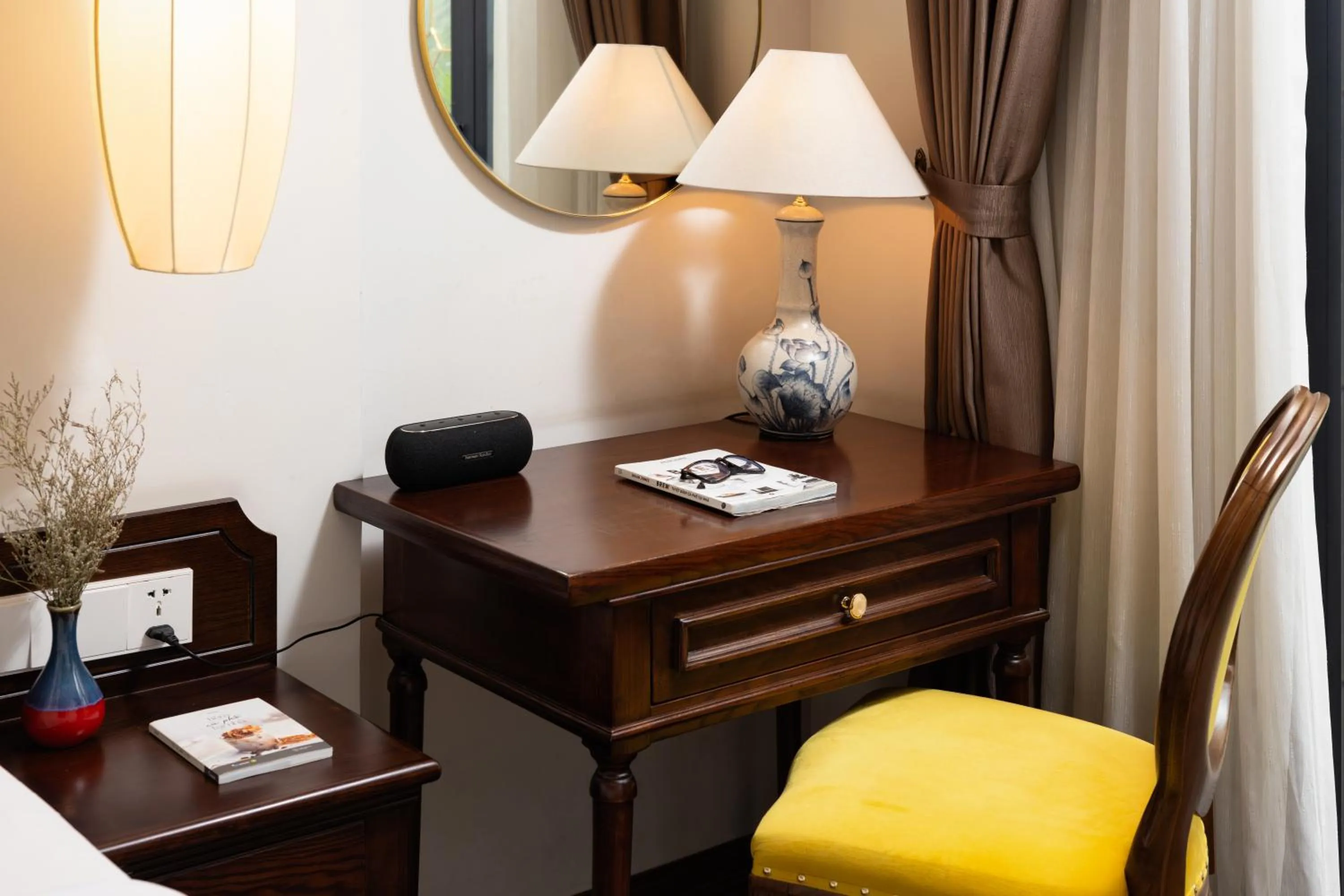 Seating area, Bed in Hanoi Calista Hotel & Spa