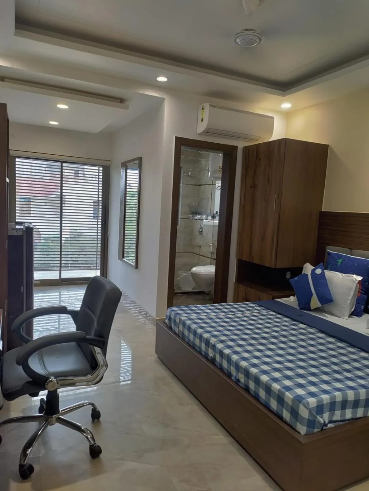 Bedroom, Bed in Perch Service Apartment DLF Cyber City