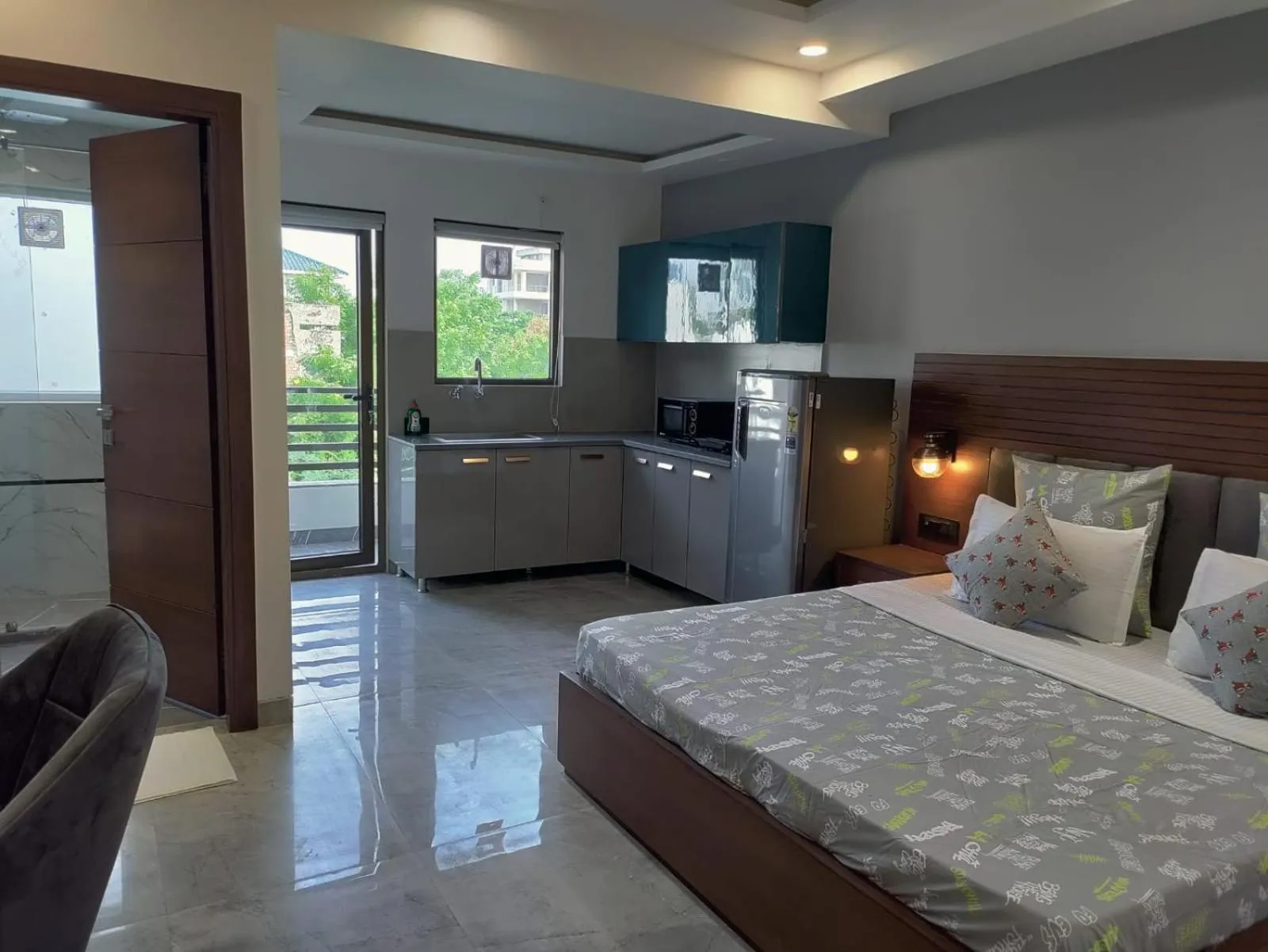 Kitchen or kitchenette, Bed in Perch Service Apartment DLF Cyber City