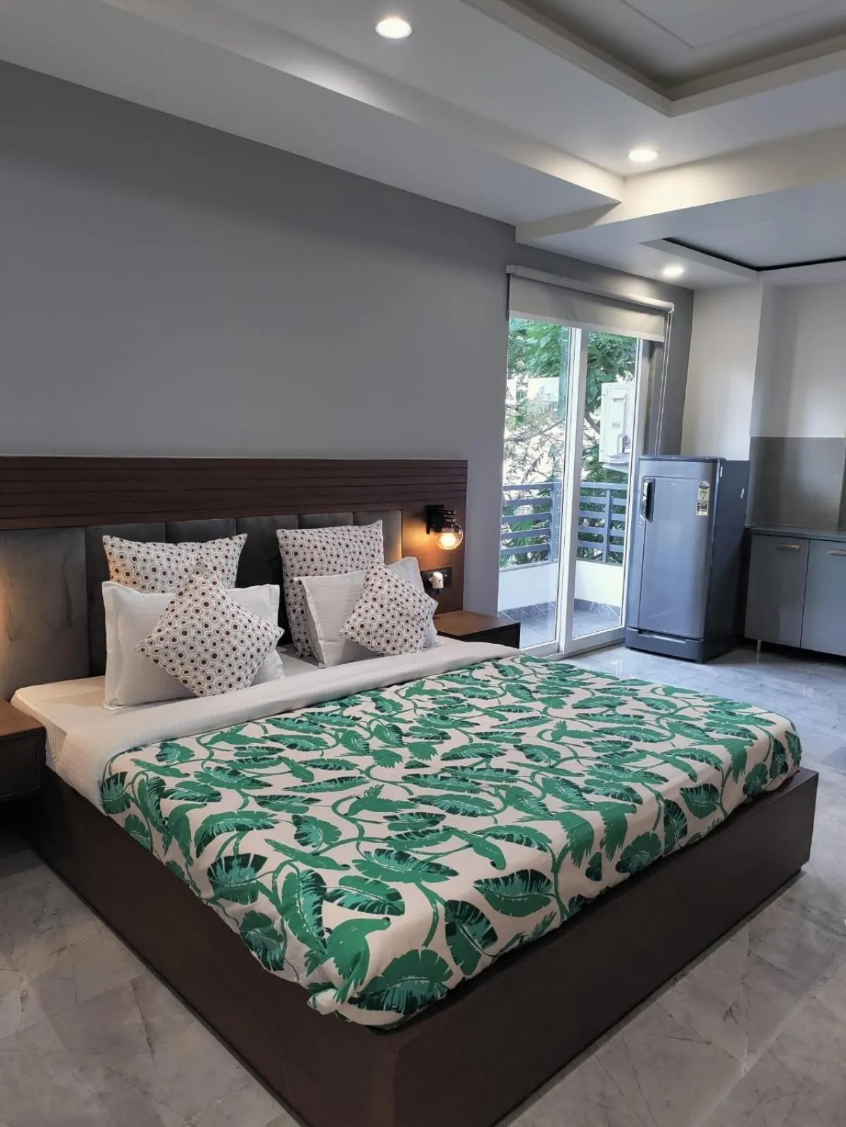 Photo of the whole room, Bed in Perch Service Apartment DLF Cyber City